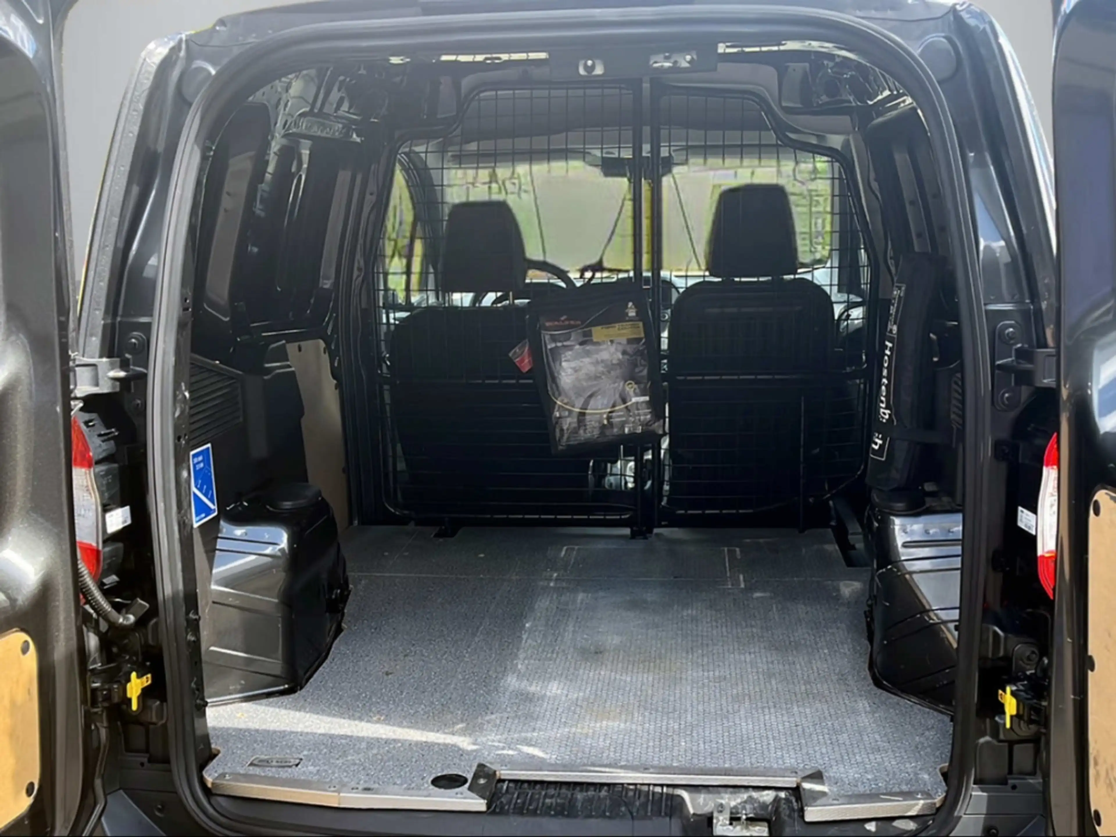 Ford Transit Courier Trend Navi Apple CarPlay Android Auto Mehrzonenkli — photo 7