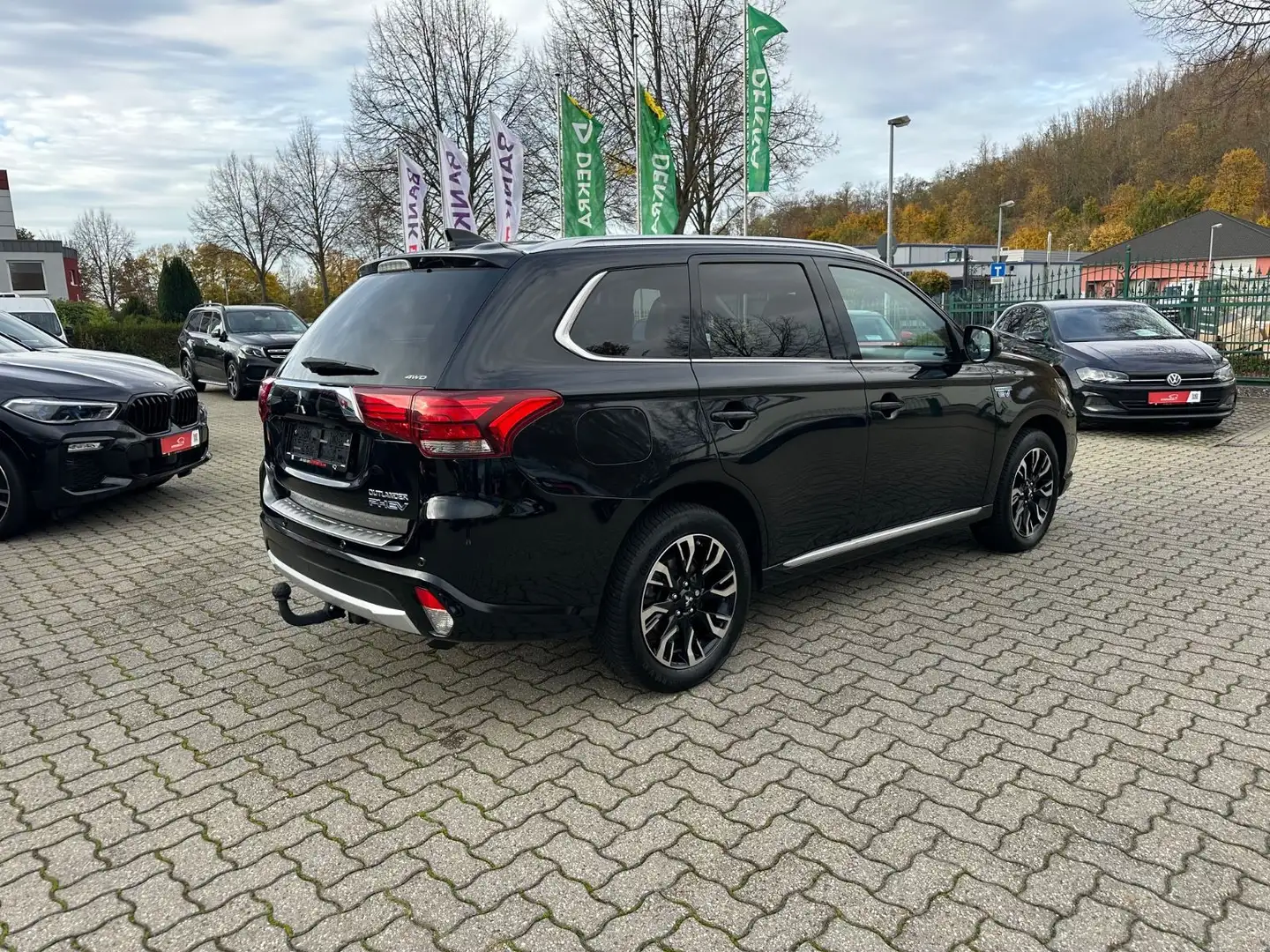 Mitsubishi Outlander PHEV Top 4WD Leder NAV Kam S-Dach LED Schwarz - 2