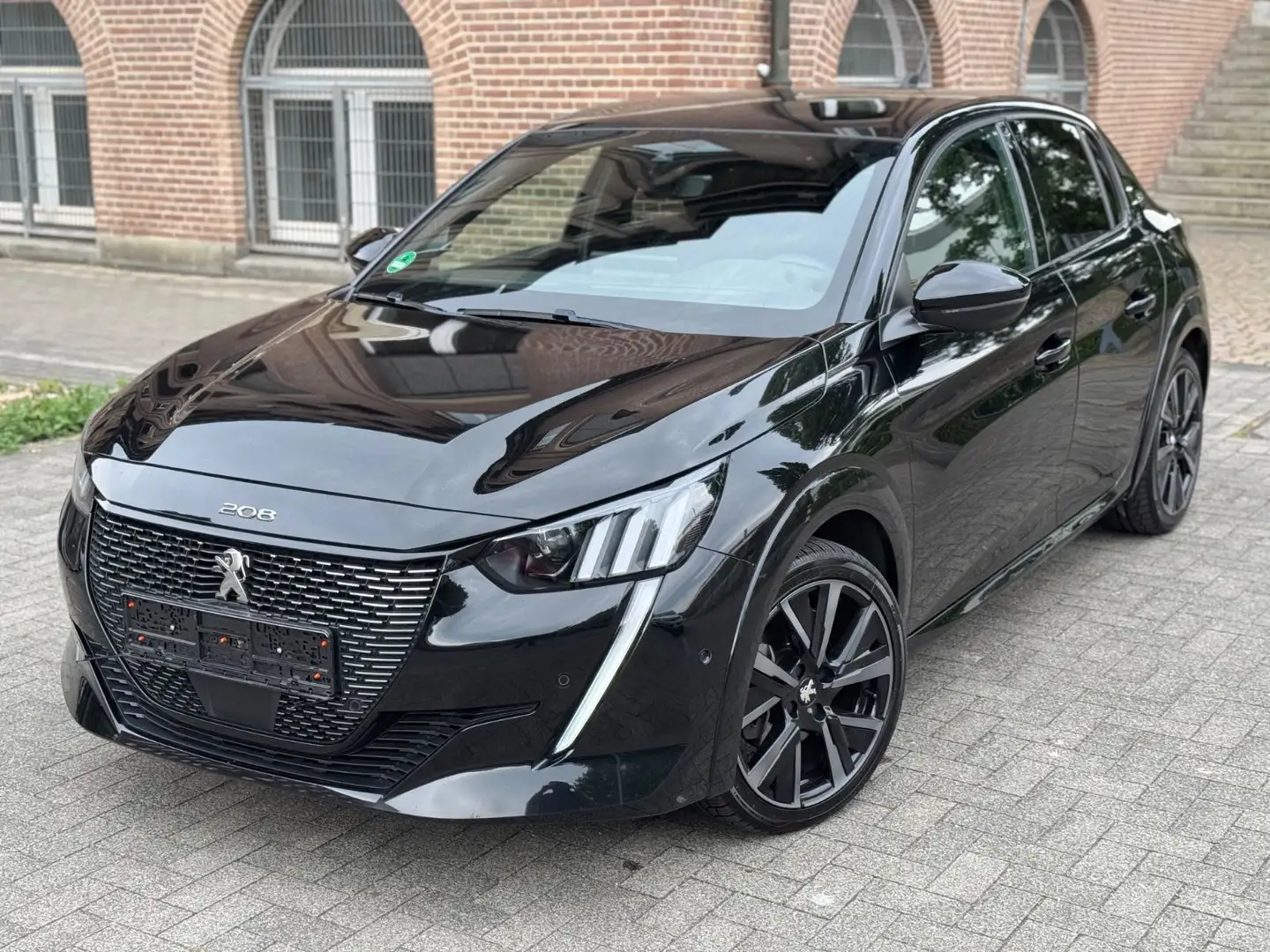 Peugeot 208 GT Pack * 1 - Hand * Pano *Kamera * Voll * Noir - 1