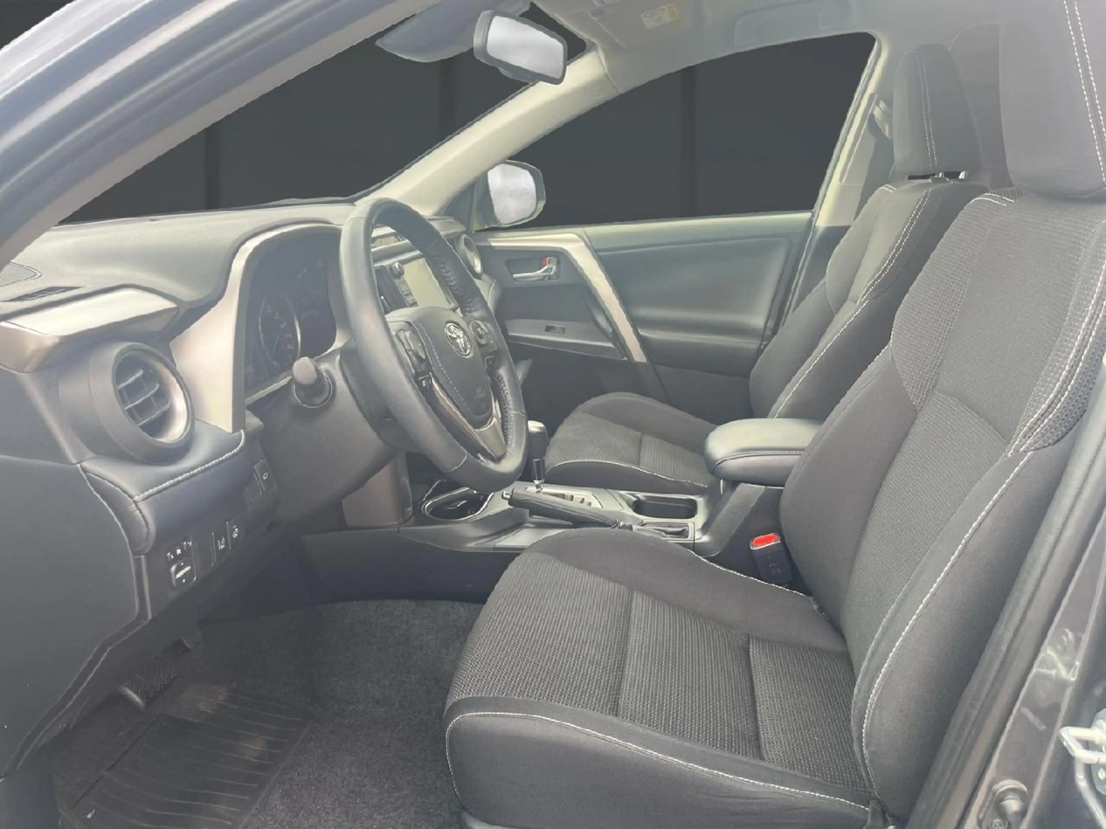 Toyota RAV 4 Team D — photo 12