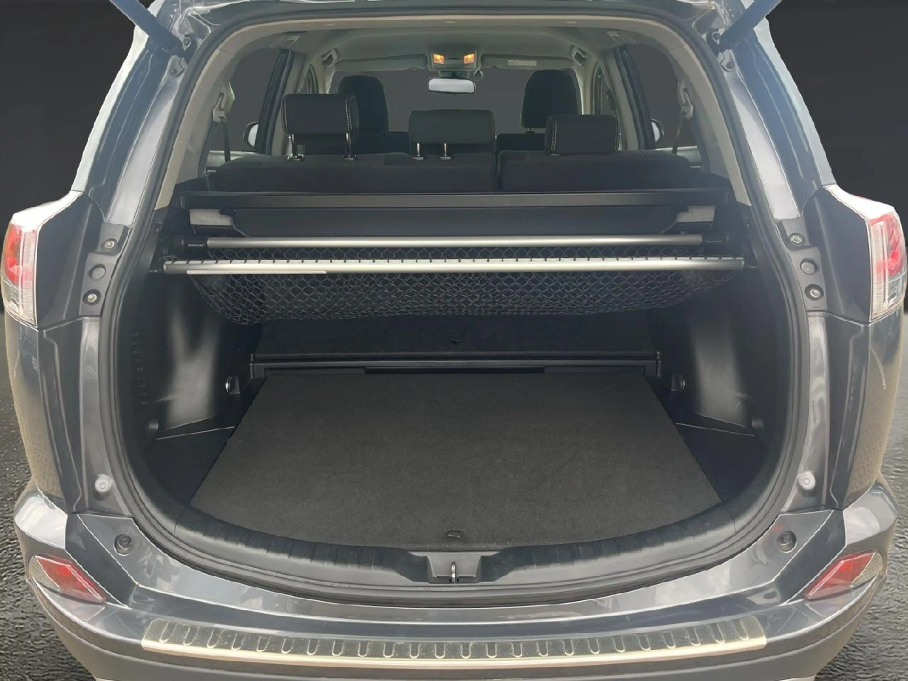 Toyota RAV 4 Team D — photo 10