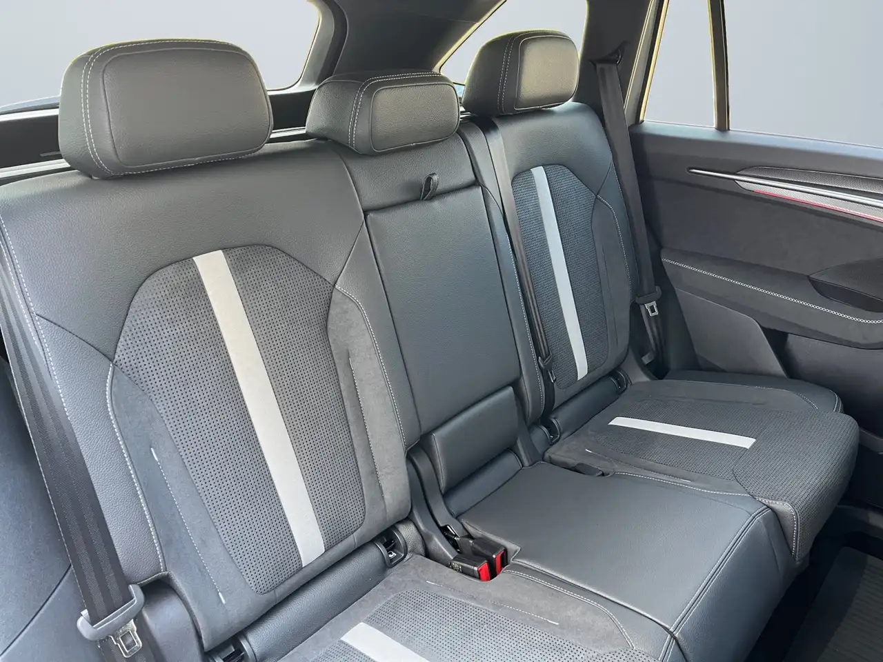 Skoda Kodiaq Sportline 1.5 TSI mHEV DSG Matrix-LED AHK, миниатюра 11