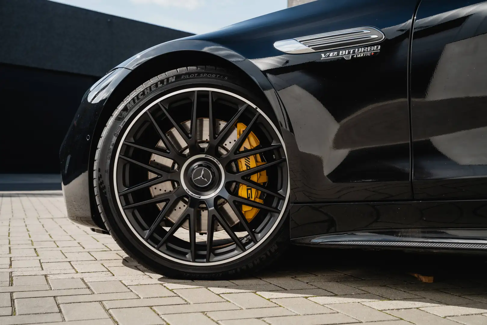 Mercedes-Benz SL 63 AMG 4-Matic+ / VOLL / Dynamic Plus Pack / Carbon Pack / Track Pace /  Burmester - 2