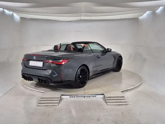 BMW M4 view 5