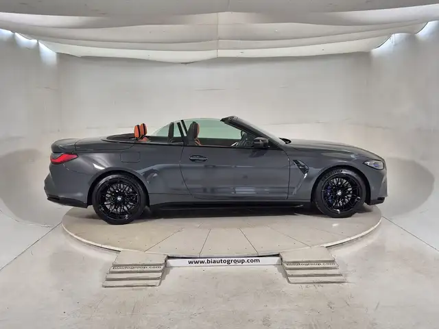 BMW M4 view 6