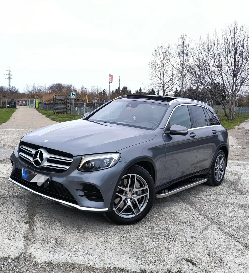 Mercedes-Benz GLC 220 d 4Matic 9G-TRONIC AMG Line Grau - 1
