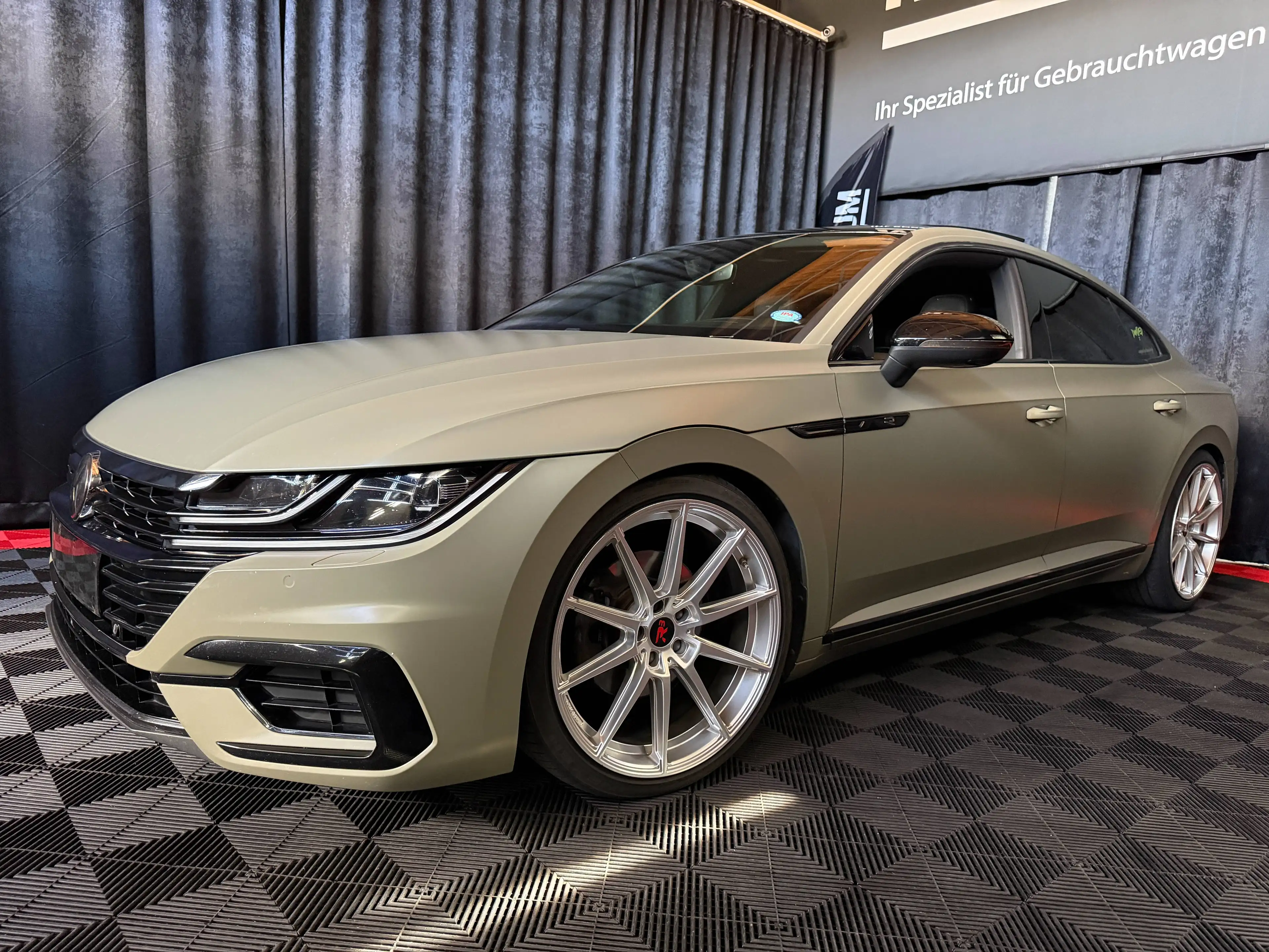 Volkswagen Arteon R-Line *HEAD-UP* KAMERA*PANO* — photo 10