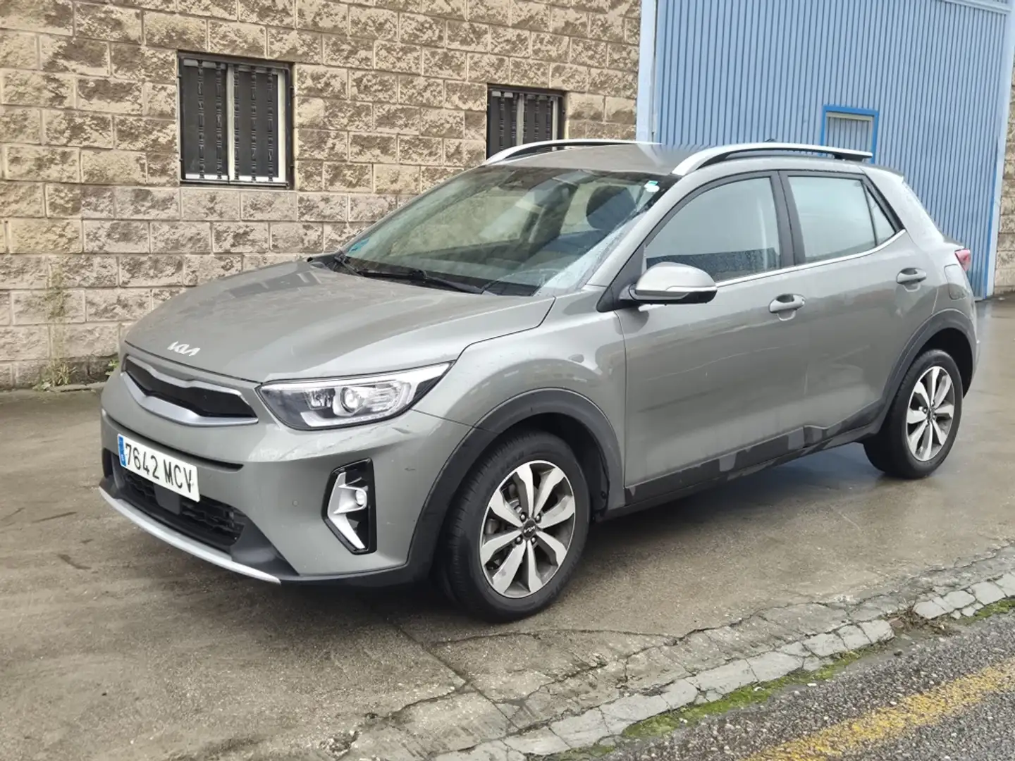 Kia Stonic 1.0 T-GDi MHEV iMT Drive Plus 120 Beige - 1