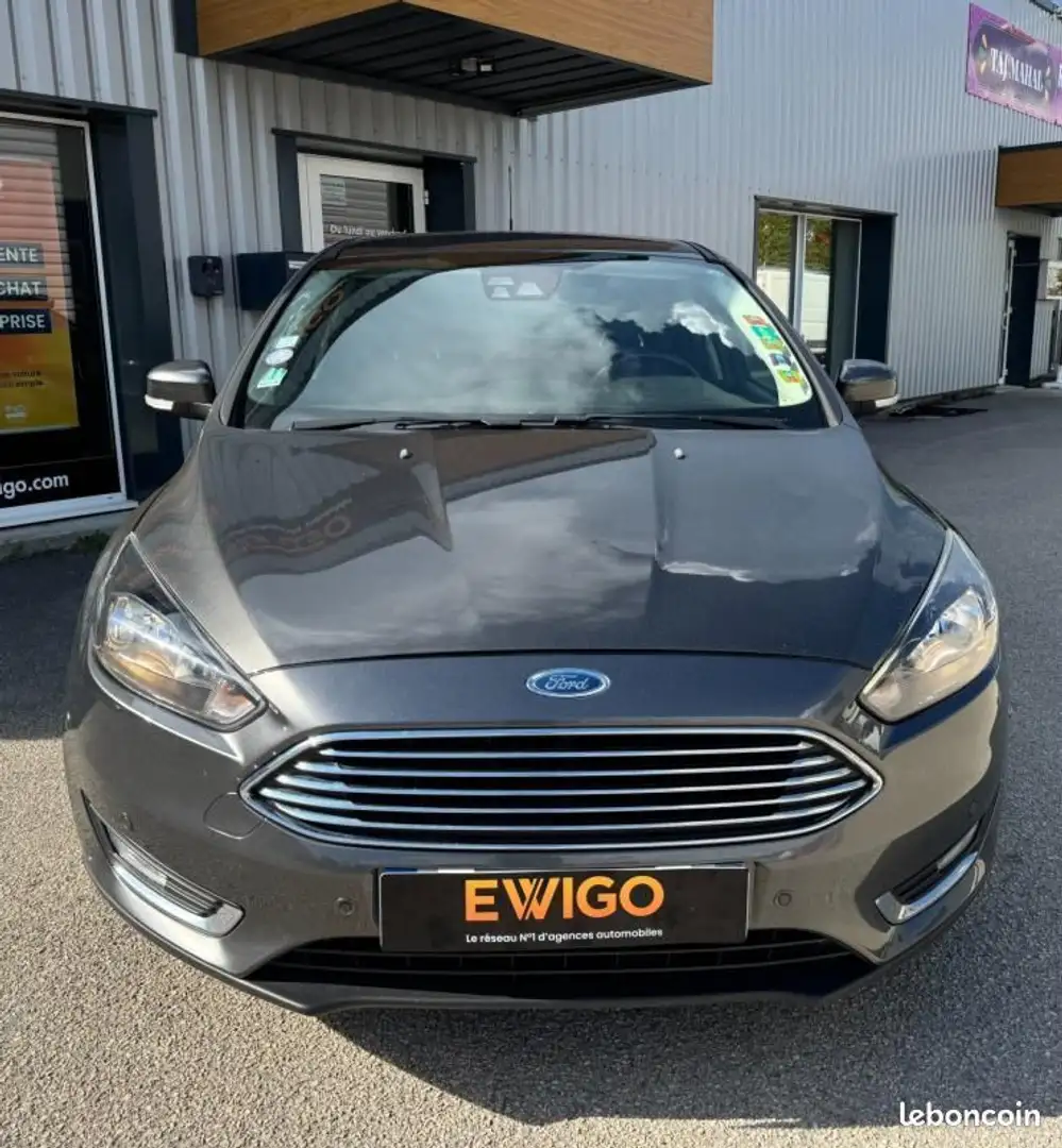 Ford Focus 1.0 SCTI ECOBOOST 125ch TITANIUM START-STOP Gris - 2