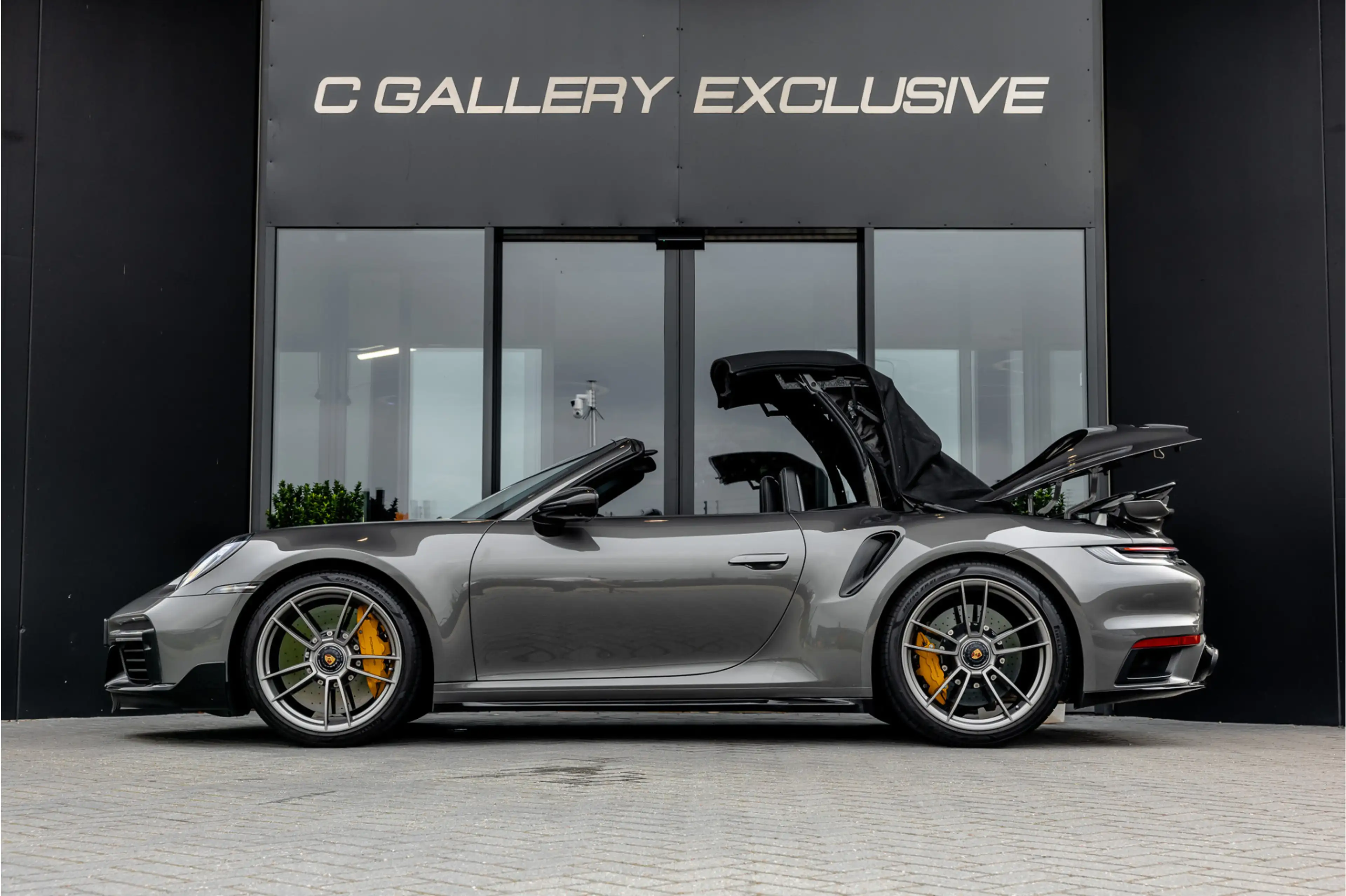 Porsche 992 Cabrio 3.8 Turbo S - Akrapovic | Sport Chrono + | — photo 5