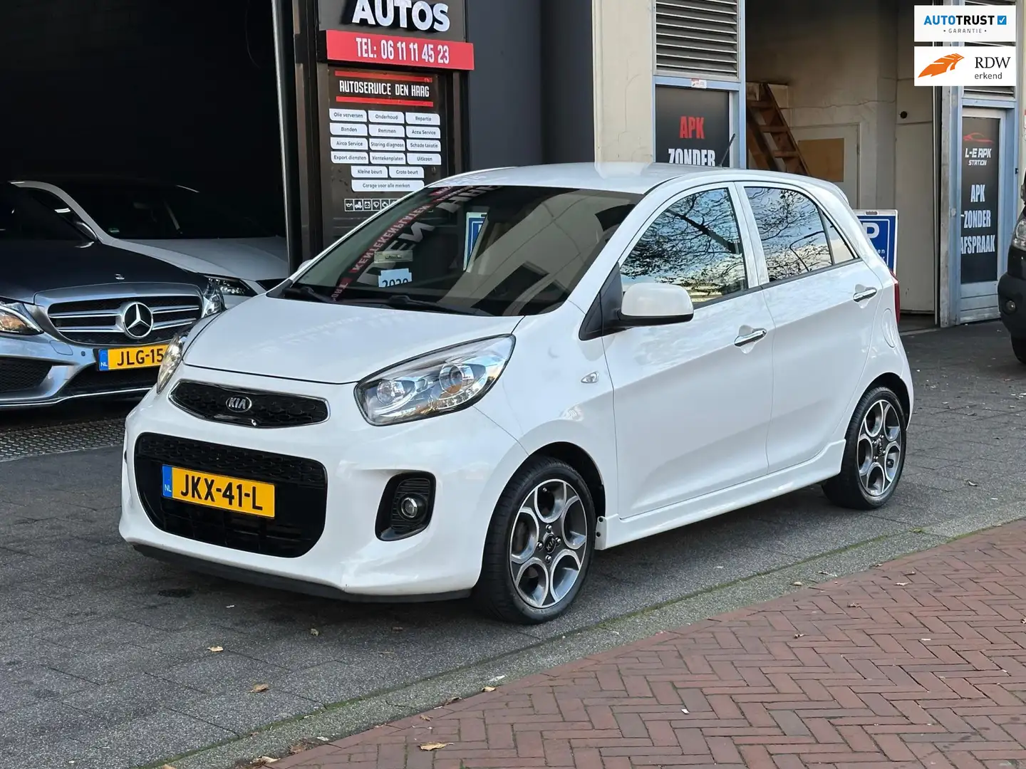 Kia Picanto 1.2 CVVT DynamicLine Automaat Airco PDC Wit - 1