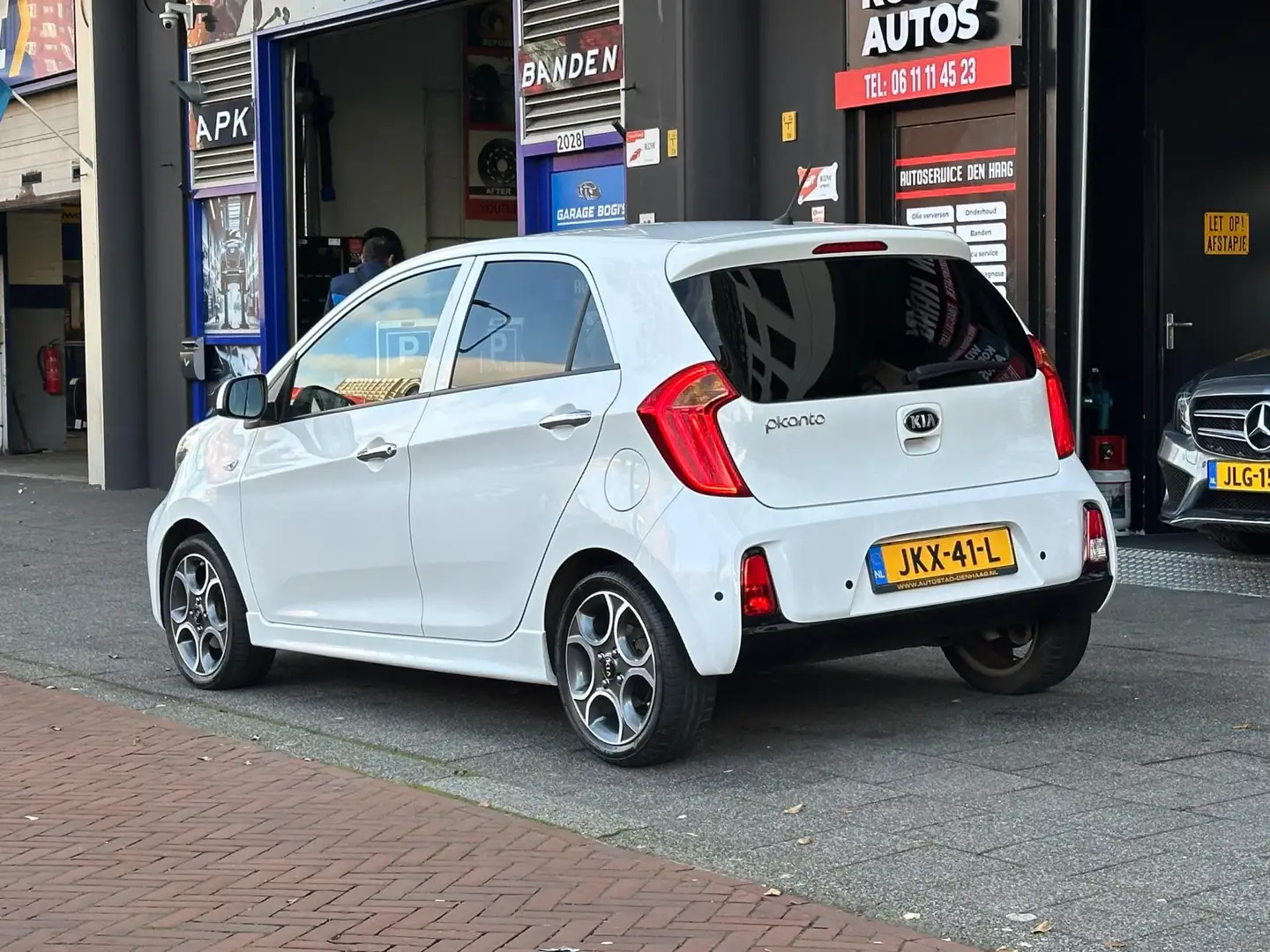 Kia Picanto 1.2 CVVT DynamicLine Automaat Airco PDC Wit - 2
