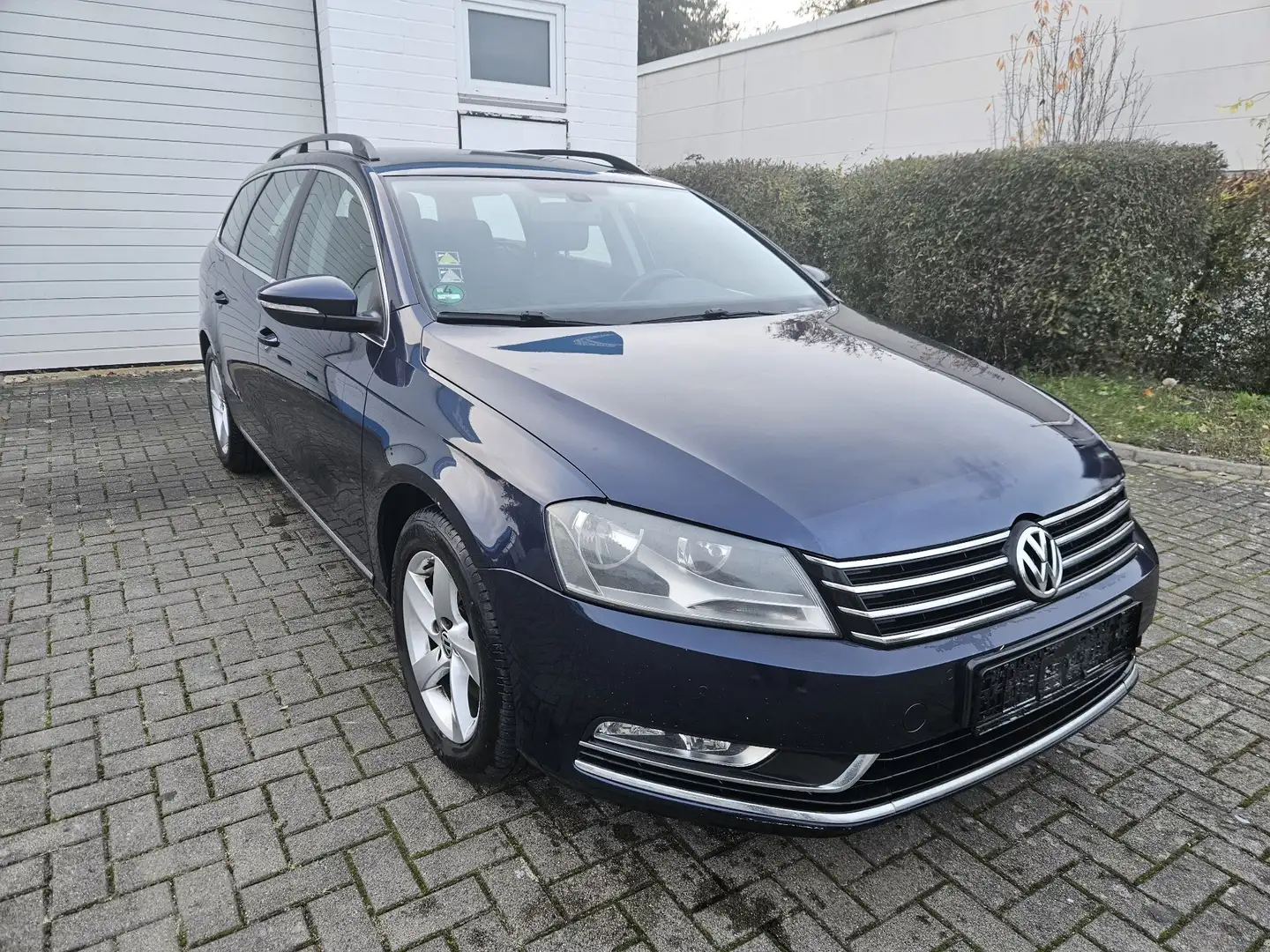Volkswagen Passat Variant 2.0 TDI Comfortline BlueMotion,Tüv 9-2026,AHK Blau - 1