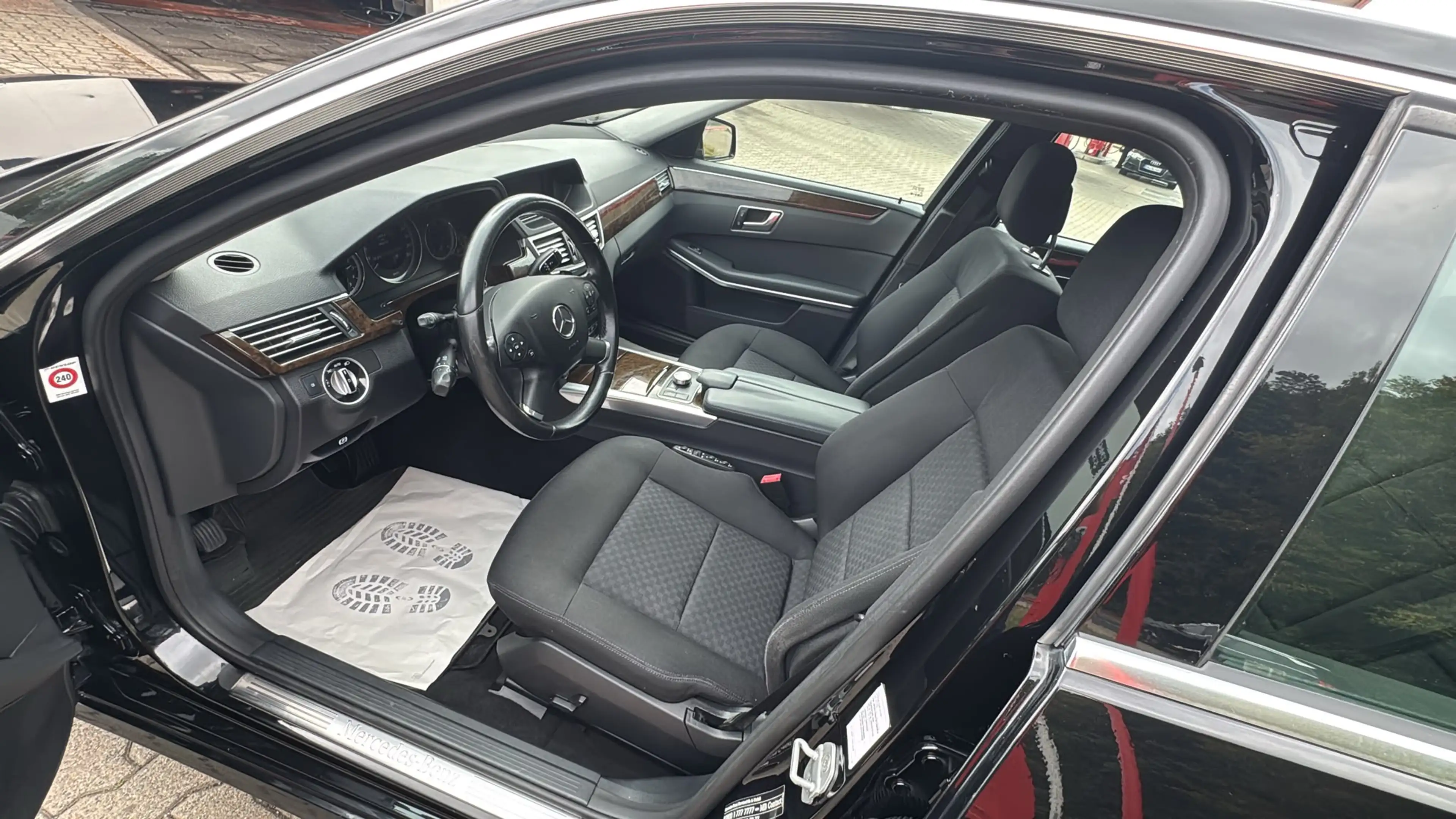 Mercedes-Benz E 250 E-Klasse (4Matic )BlueEFFICIENCY  Elegance — photo 13