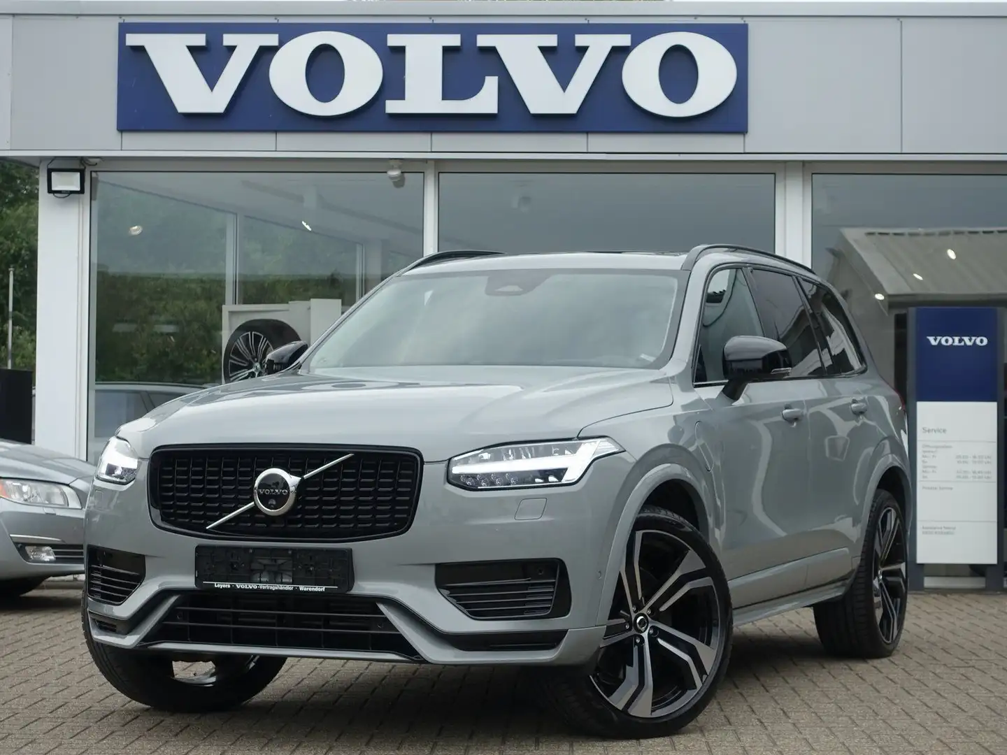 Volvo XC90 Ultra T8 AWD Plug-inHybrid Pano/22"/Massage Grau - 1