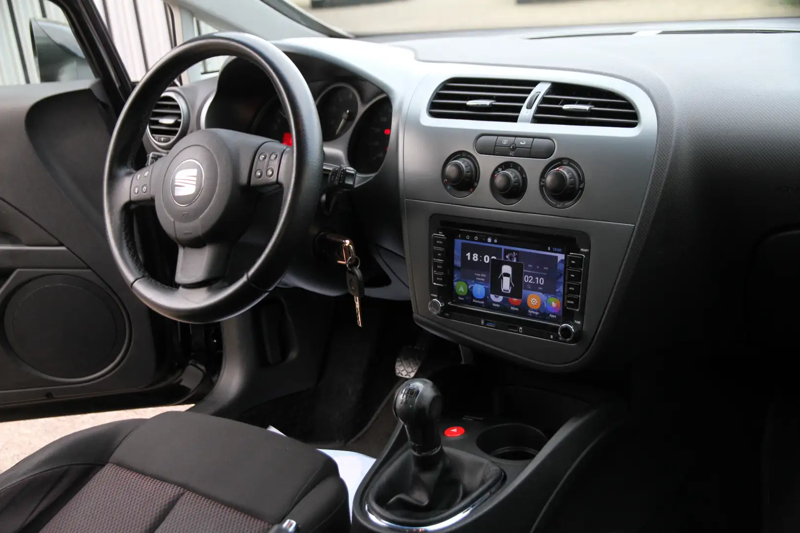 SEAT Leon 1.6 Sportstyle Zwart - 2