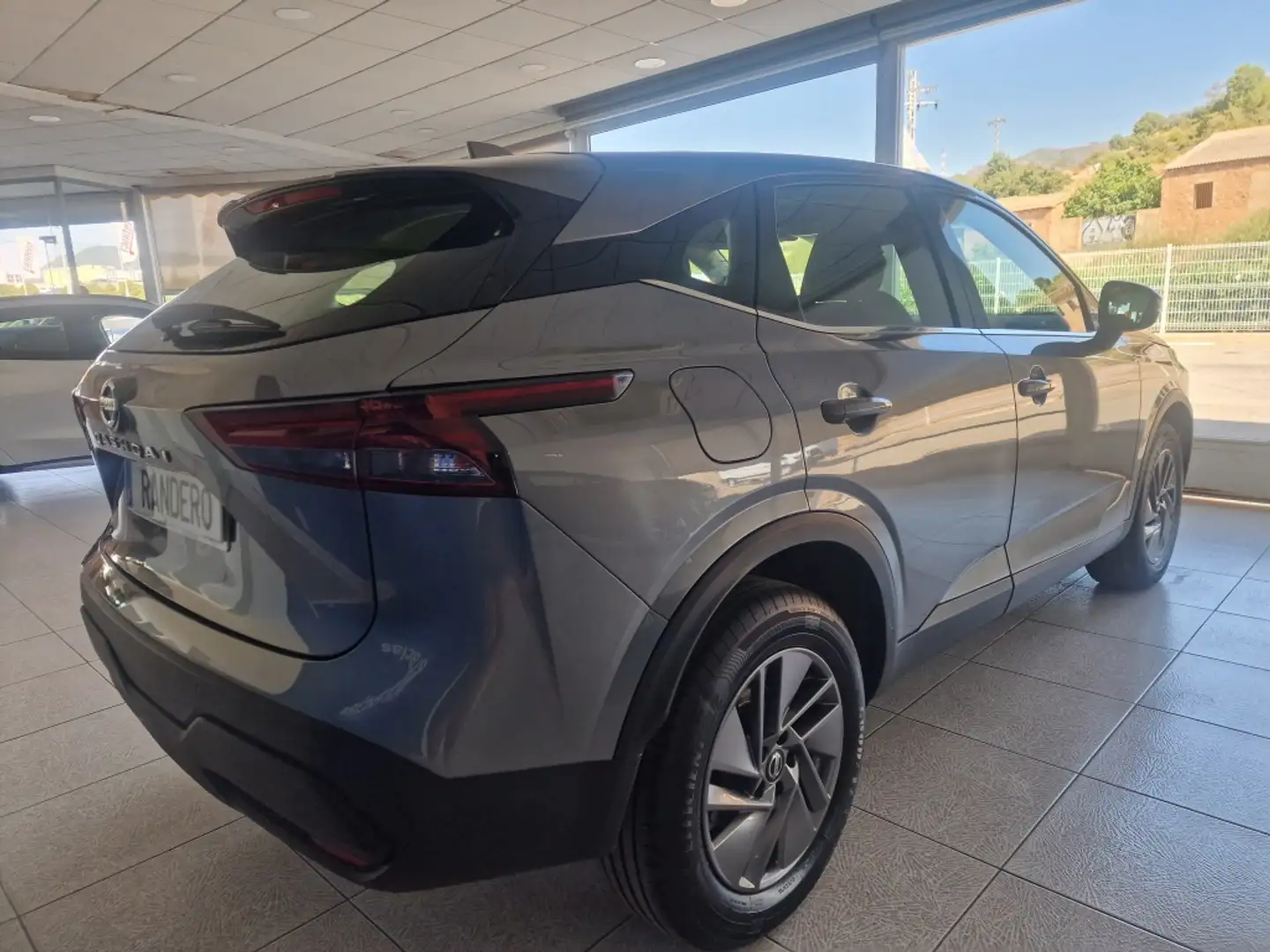 Nissan Qashqai 1.3 DIG-T mHEV 12V Acenta 4x2 Aut. 116kW Gris - 2