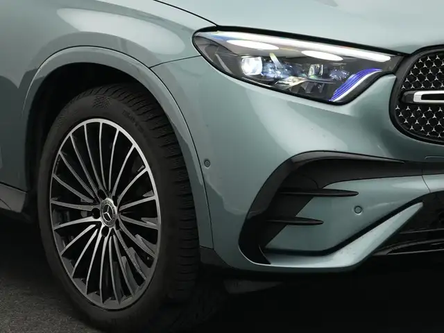Mercedes-Benz GLC view 9