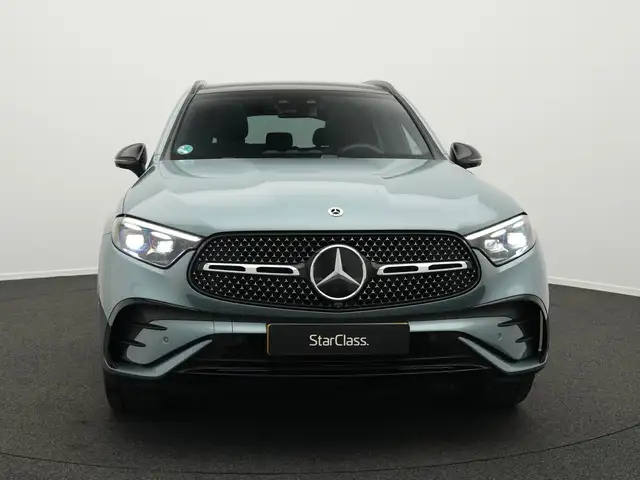 Mercedes-Benz GLC view 2