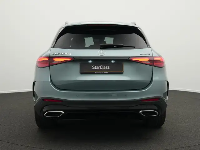 Mercedes-Benz GLC view 4