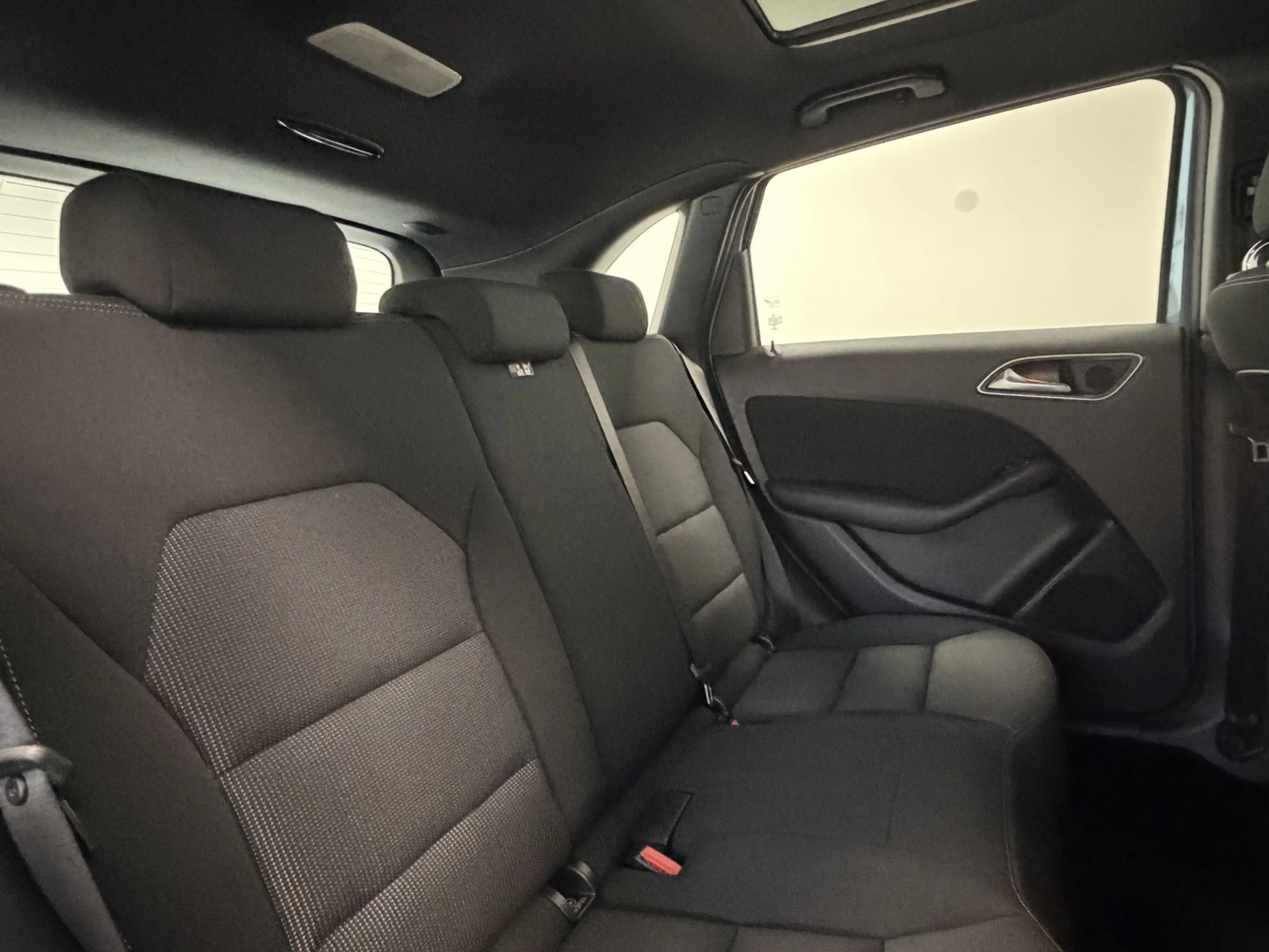 Mercedes-Benz B 180 BlueEff. Automatik Pano ILS Kamera Navi — photo 15