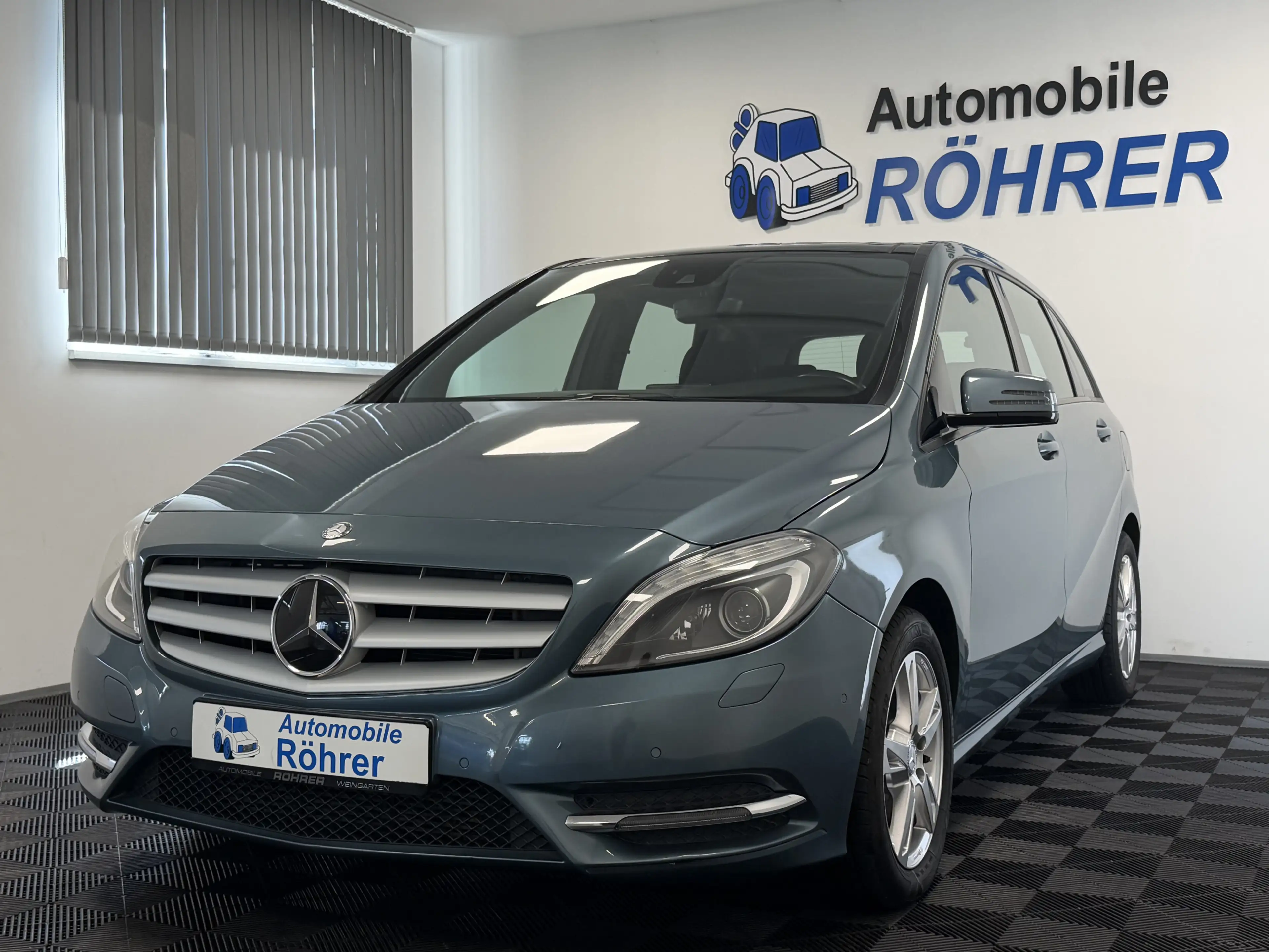 Mercedes-Benz B 180 BlueEff. Automatik Pano ILS Kamera Navi