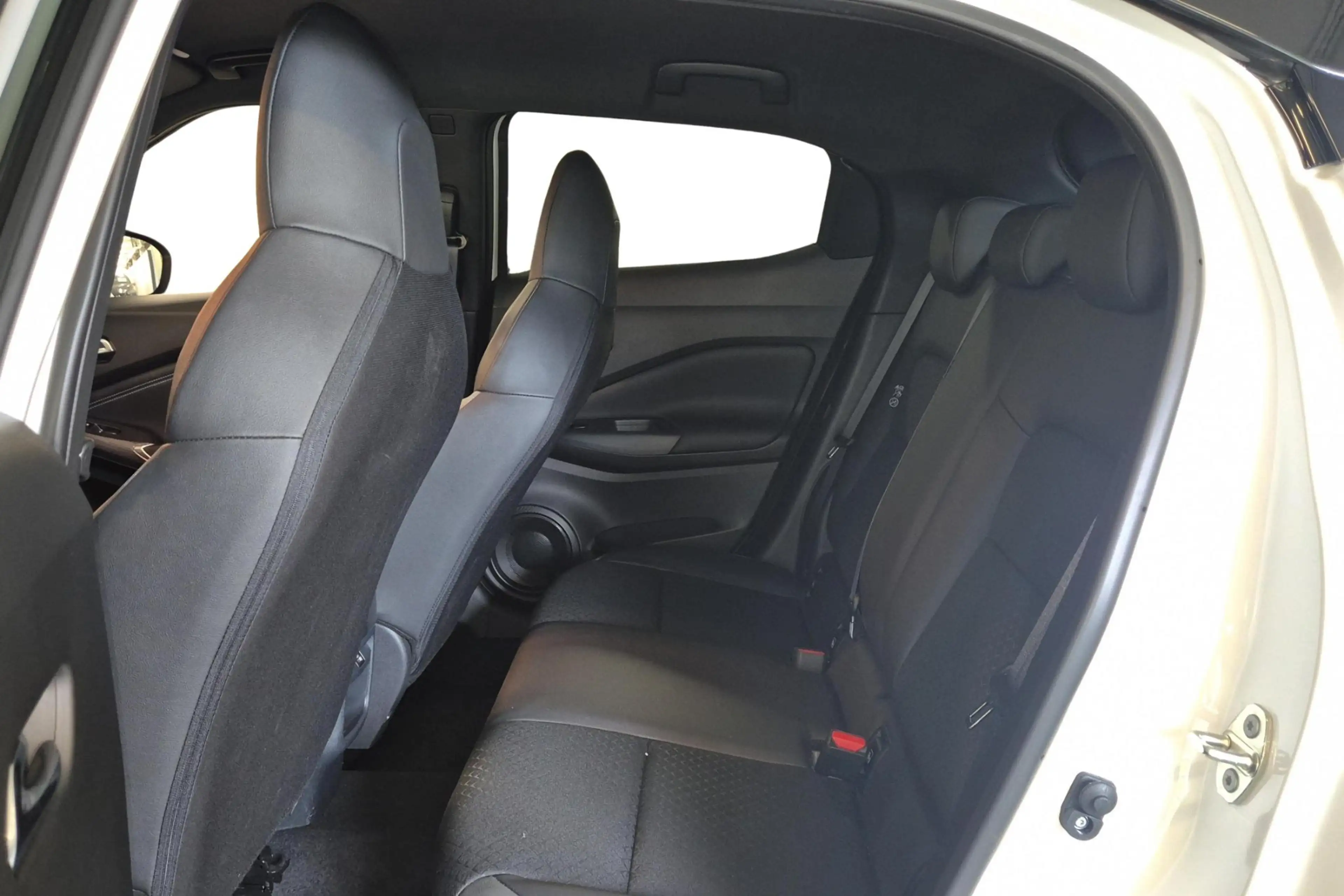 Nissan Juke 1.6 Hybrid 145 N-Design Automaat/Camera achteraan/ — photo 7