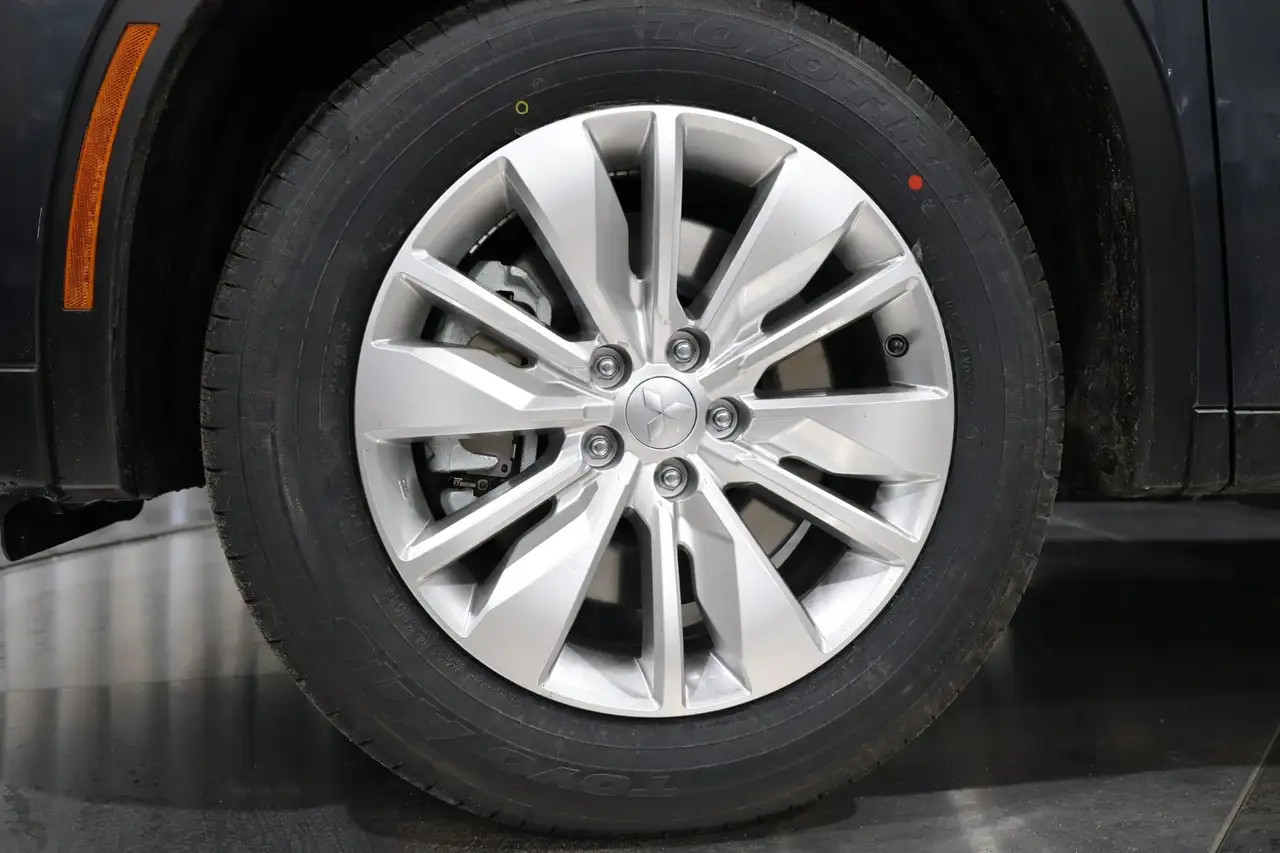 Mitsubishi Outlander снимка Mitsubishi Outlander