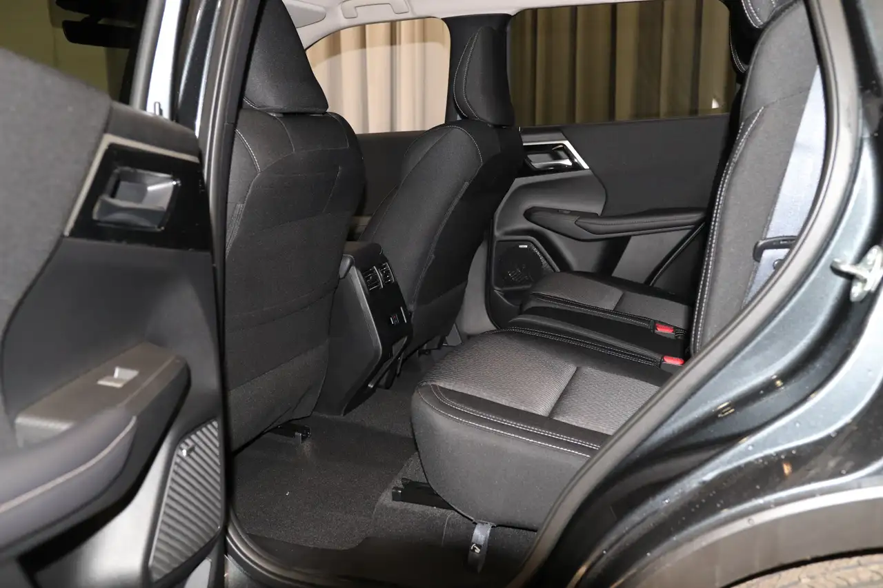Mitsubishi Outlander снимка Mitsubishi Outlander