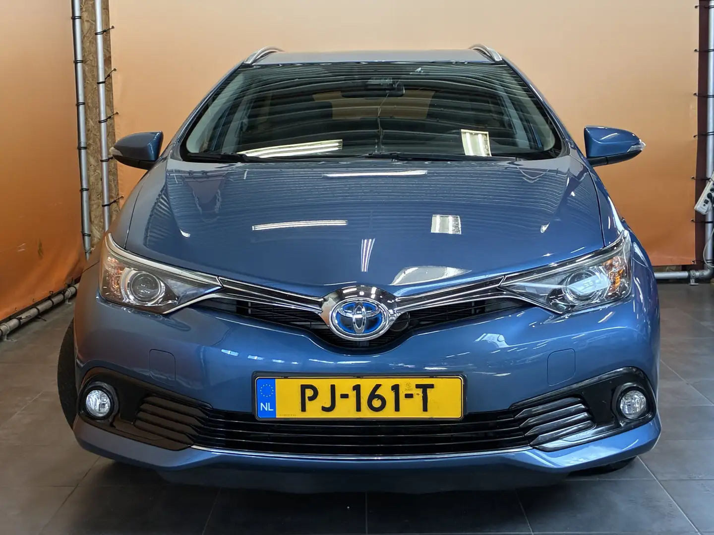 Toyota Auris Touring Sports 1.8 Hybrid Dynamic Go dealer onderh Blauw - 2