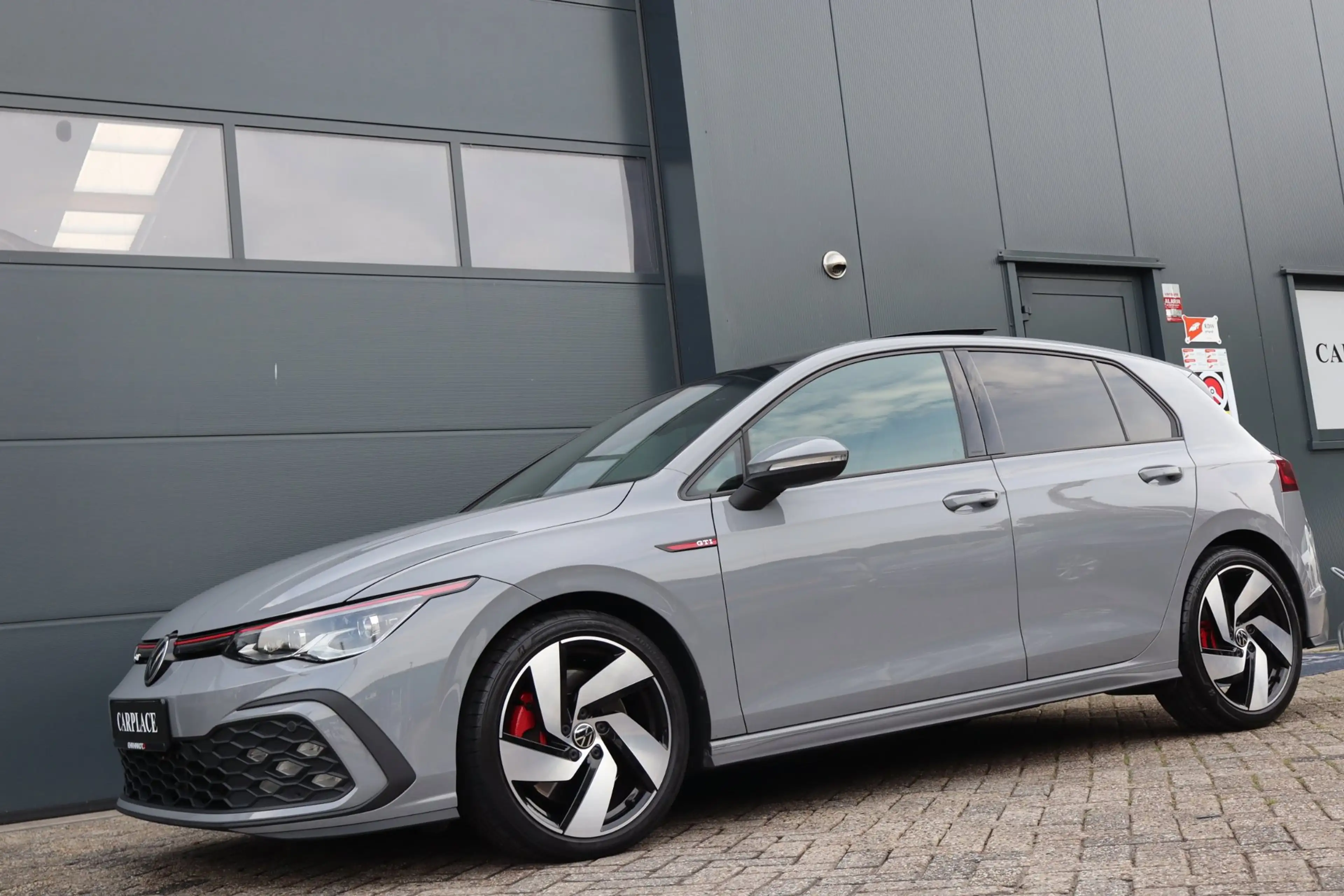 Volkswagen Golf GTI 2.0 TSI -Panoramadak-Nardo grey — photo 8