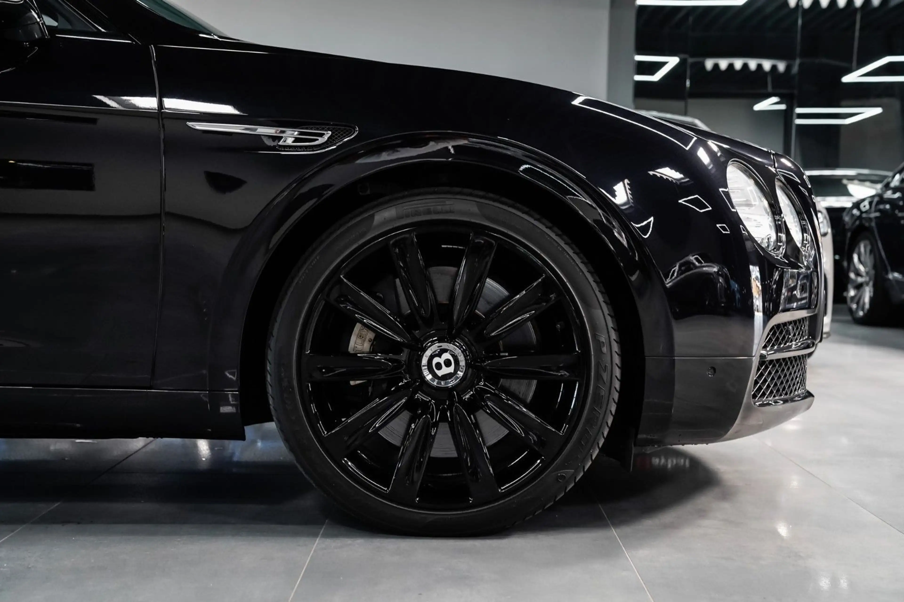 Bentley Flying Spur 6.0 W12 — photo 5