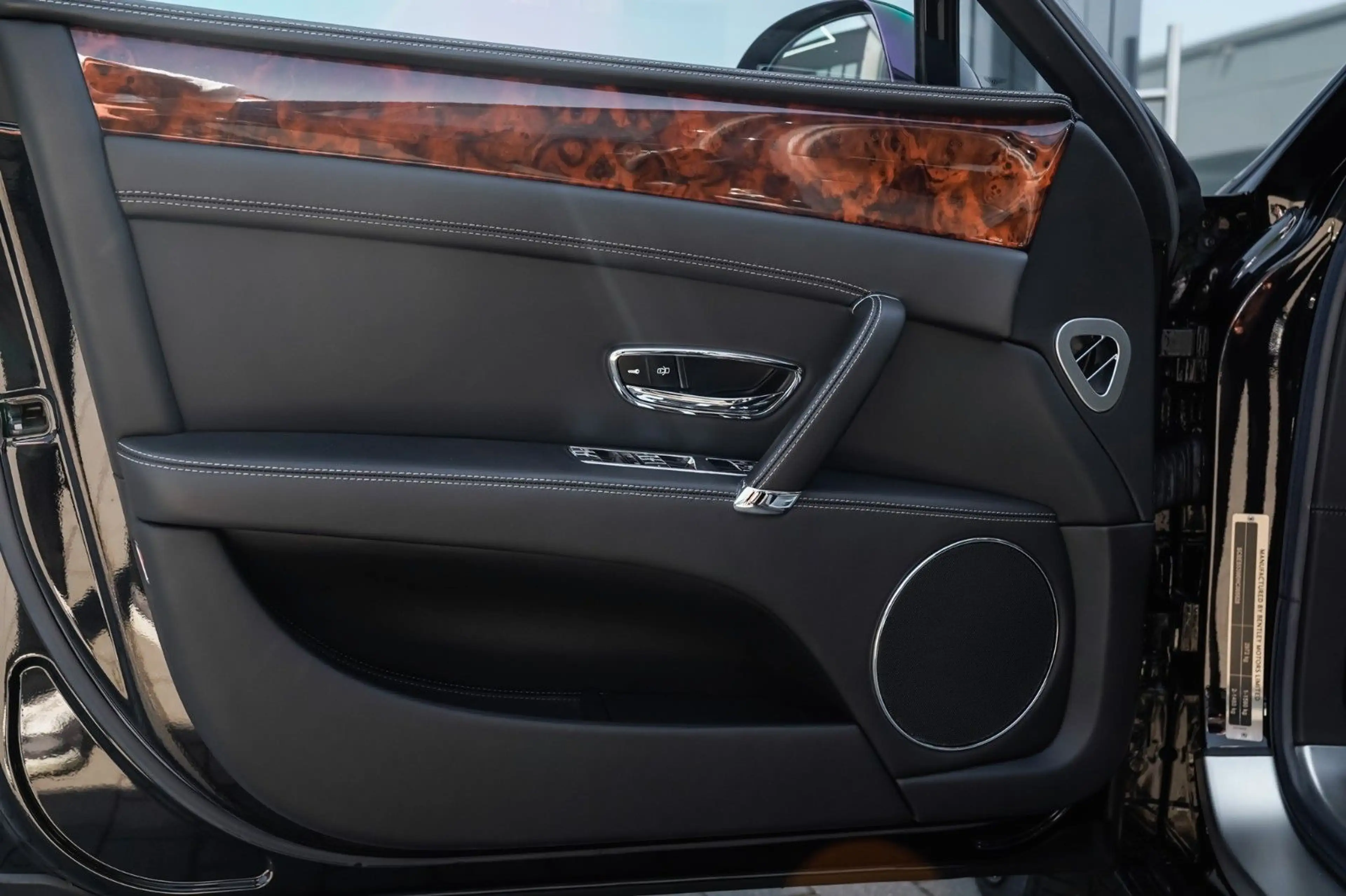 Bentley Flying Spur 6.0 W12 — photo 9