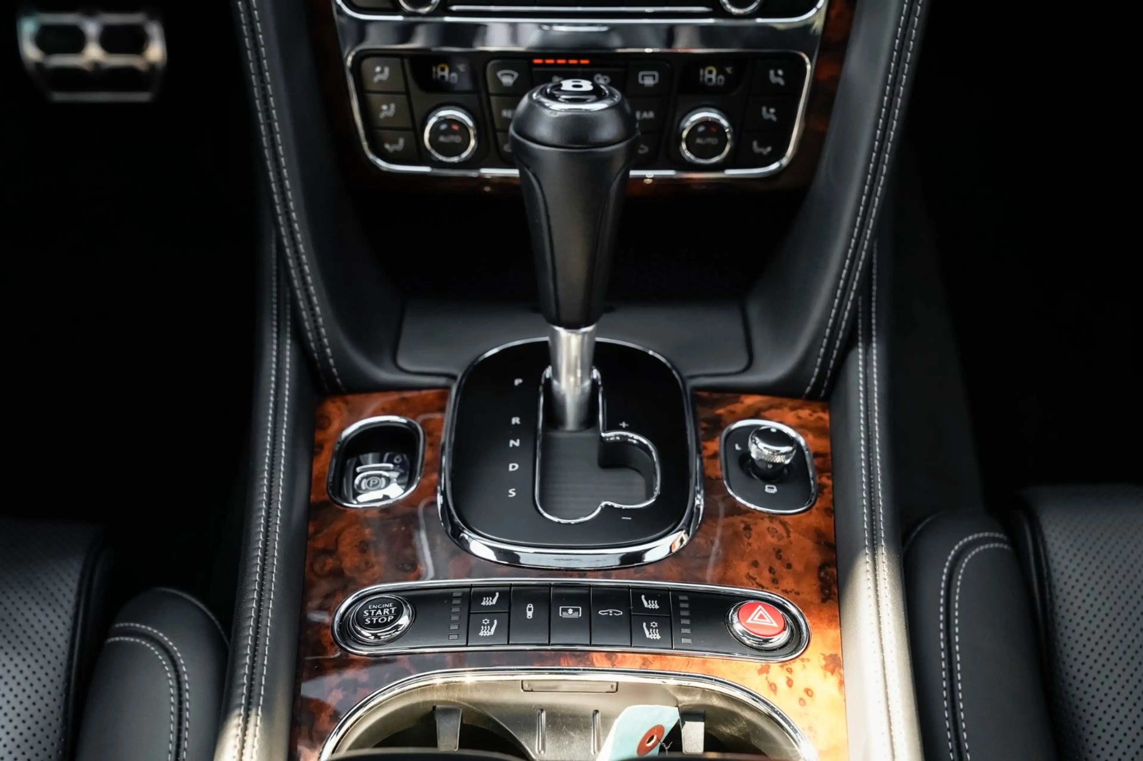 Bentley Flying Spur 6.0 W12 — photo 14