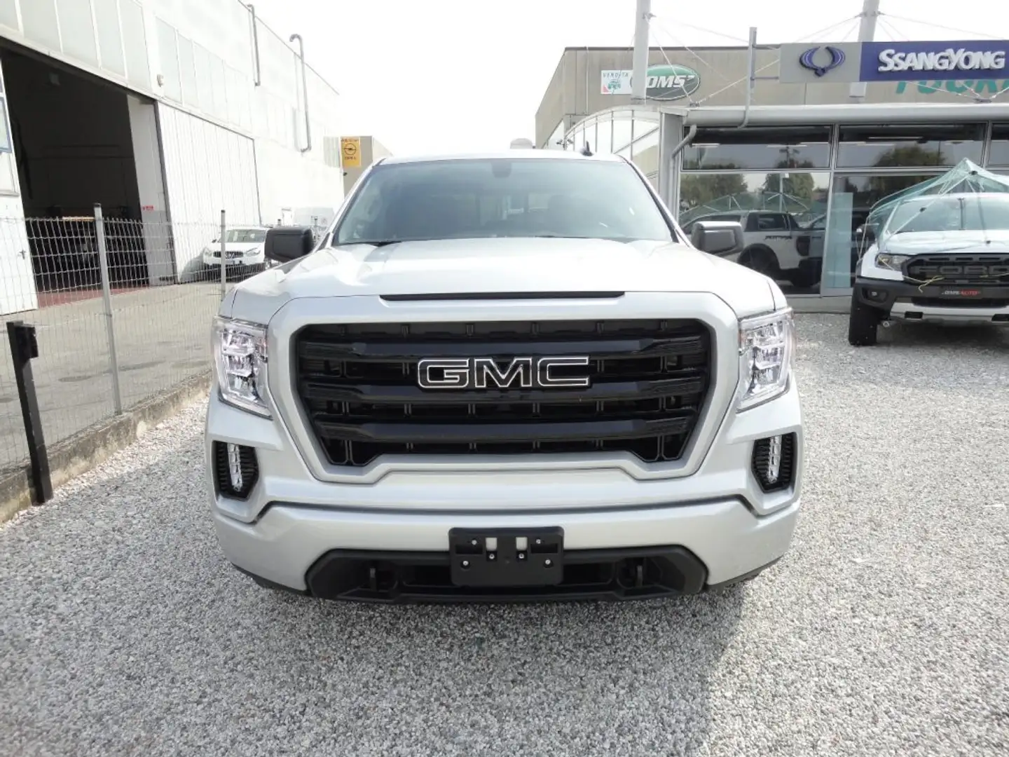 GMC Sierra 1500 3.0L Duramax® 4WD Elevation XD31 - N1 Plateado - 2