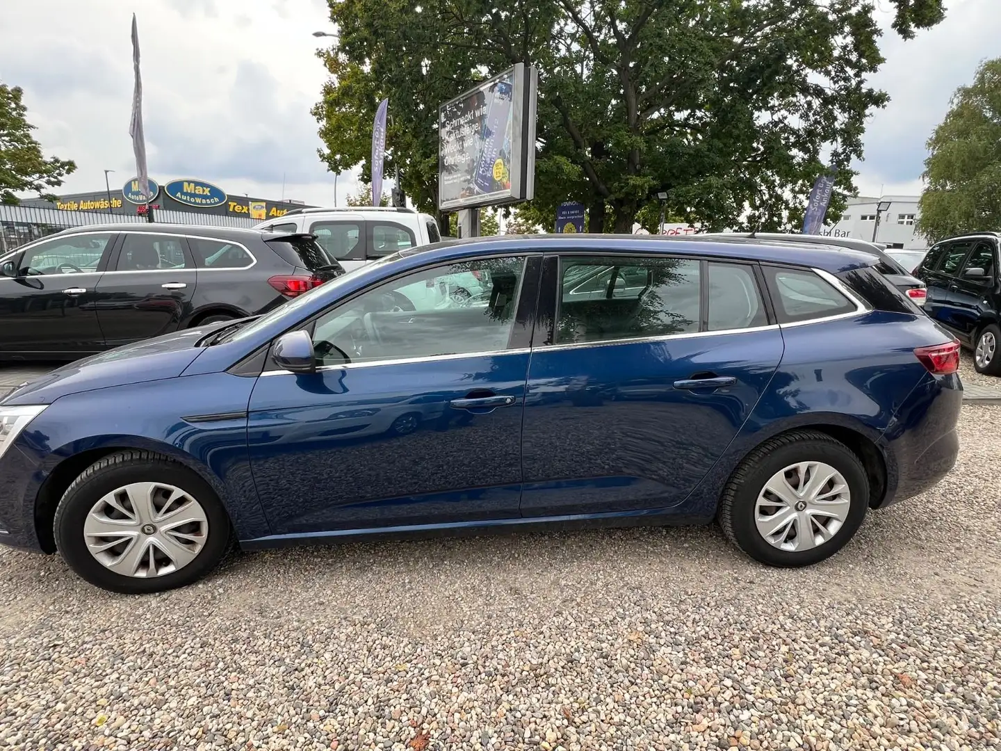 Renault Megane IV Grandtour Life Schwarz - 1