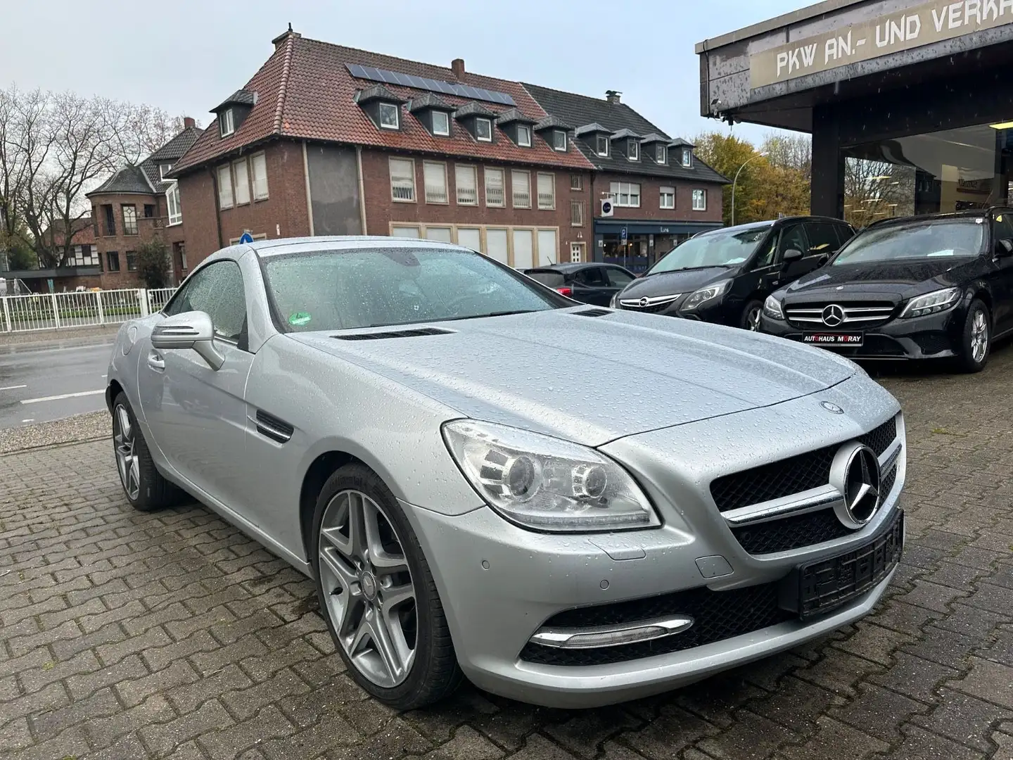 Mercedes-Benz SLK 200 BlueEfficiency, Unfallfrei, 1. Hand, Aut Argent - 2