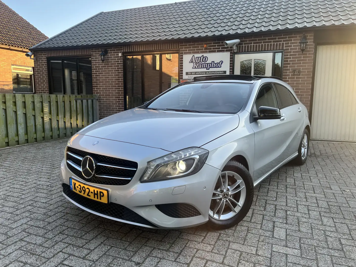 Mercedes-Benz A 180 Ambition Xenon Panodak Automaat. Grijs - 1