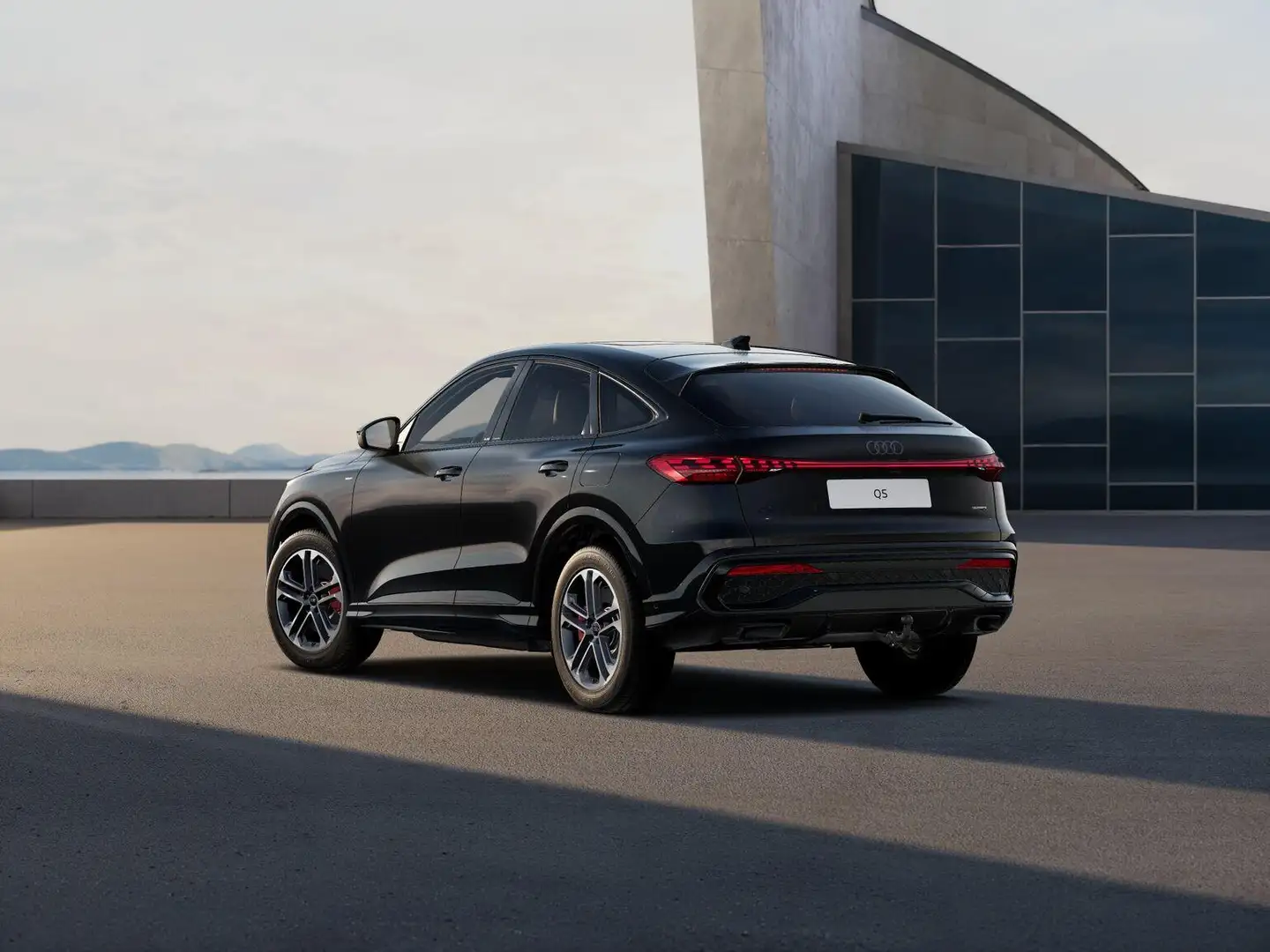 Audi Q5 Sportback 2.0 e-hybrid 367pk quattro S edition Com Zwart - 2