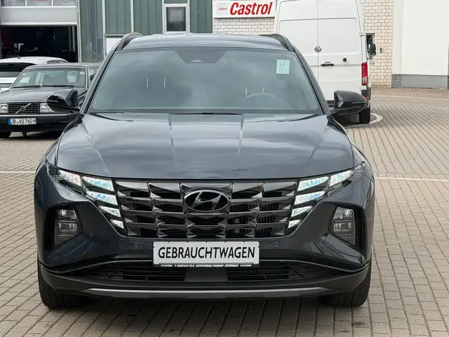 Hyundai Tucson view 2
