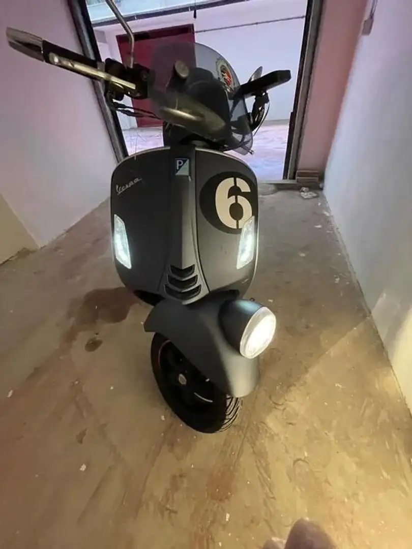 Vespa GTV 300 Gri - 2