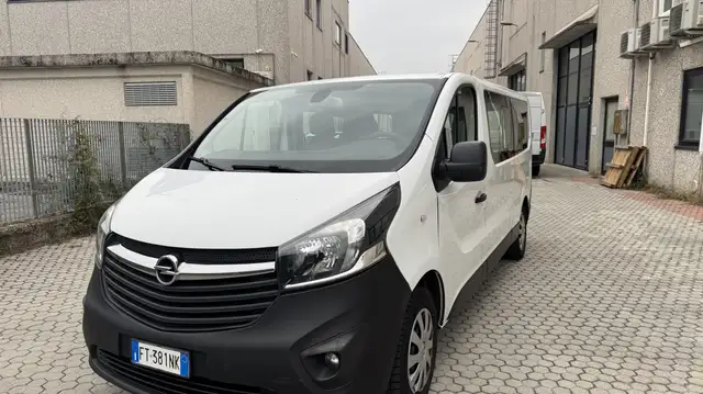 Opel Vivaro 1.6 Biturbo 125CV 6 POSTI AUTOCARRO  PASSO LUNGO