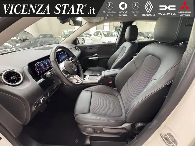 Mercedes-Benz Gla view 4
