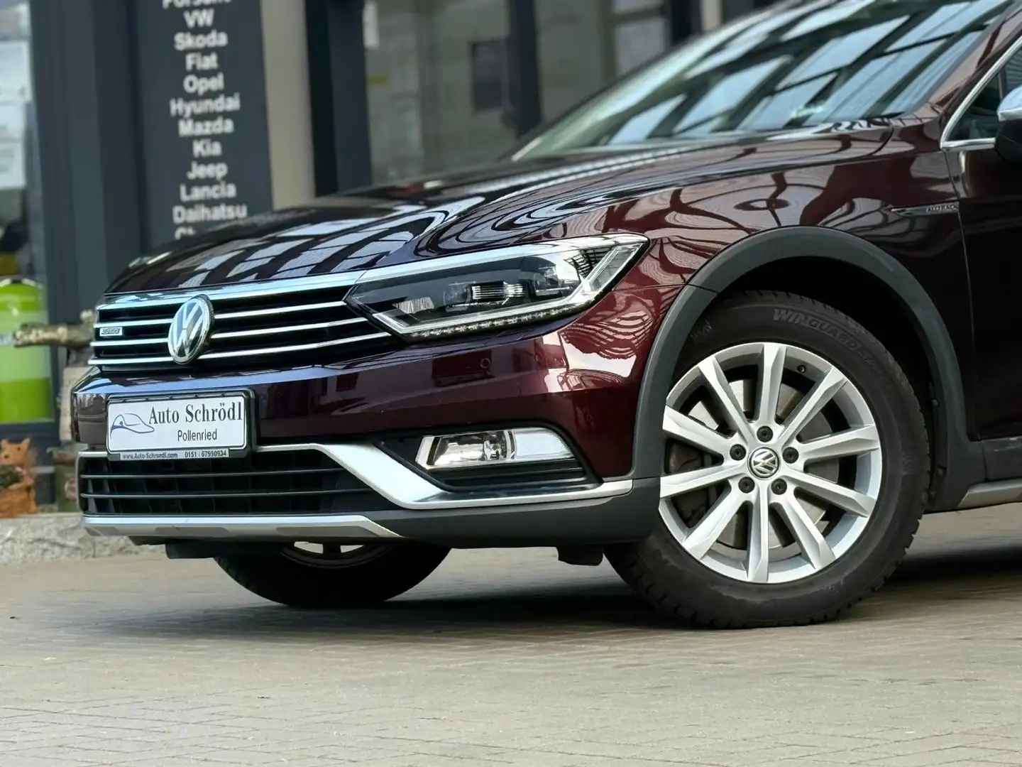 Volkswagen Passat Alltrack 2.0 TDI 4MOTION, AHK, DCC, Pano, ACC, Massage, LED Rot - 2