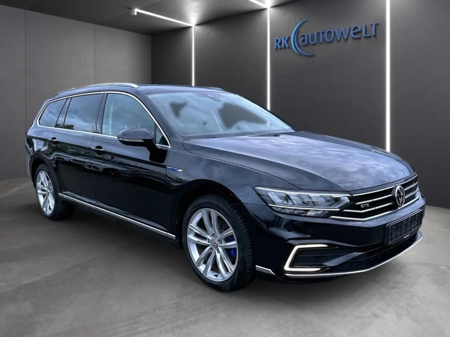 Volkswagen Passat Variant GTE 1.4 TSI Navi AHK SHZ DAB+RearView Schwarz - 2