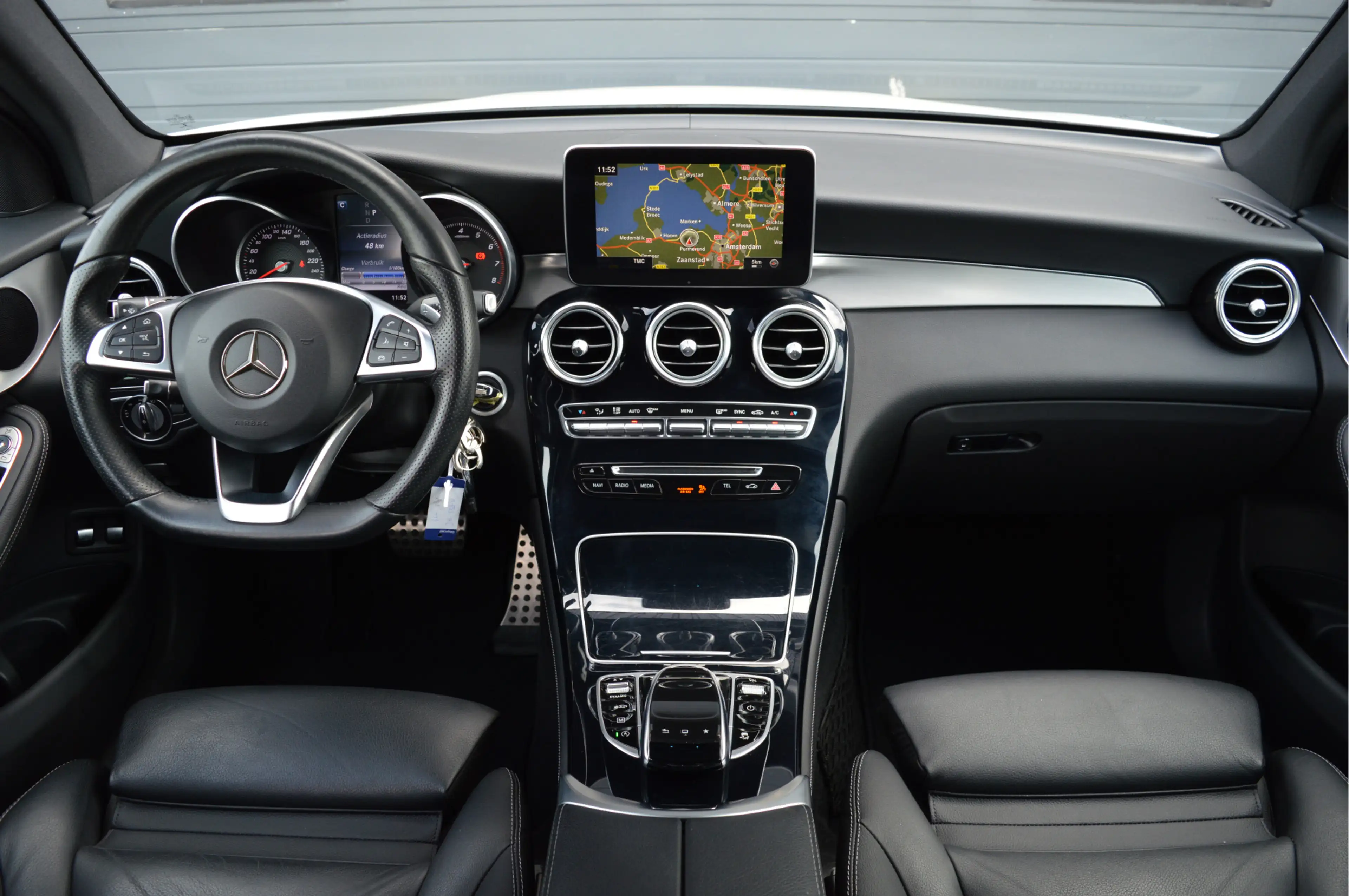 Mercedes-Benz GLC 250 4MATIC Prestige | PANO | LUCHTVERING | TREKHAAK | — photo 7