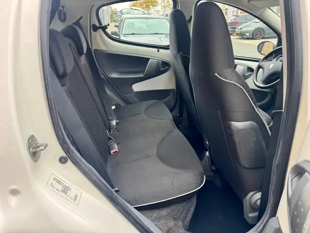 Peugeot 107 view 13