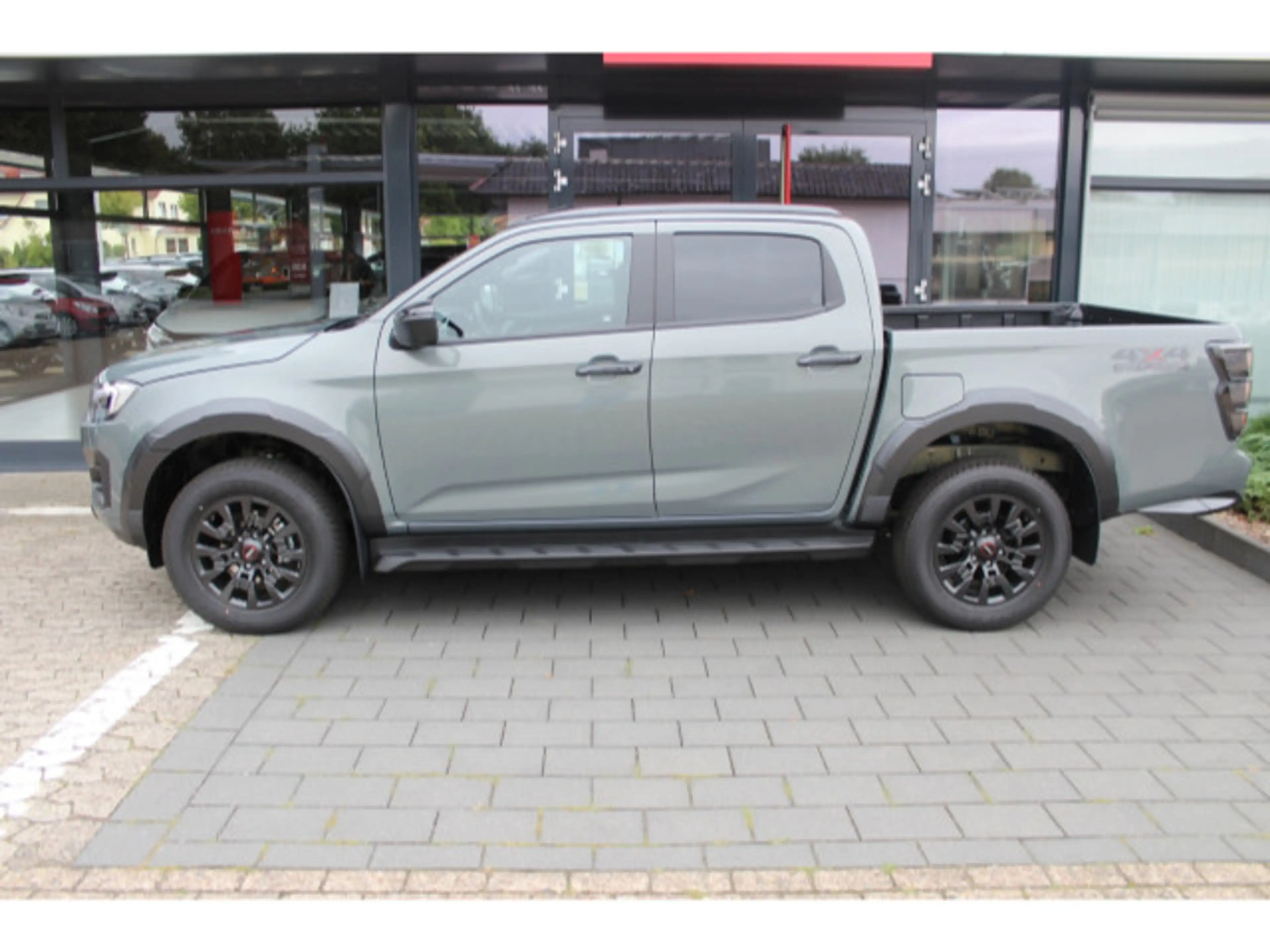 Isuzu D-Max 4x4 Double Cab 2.2 D V-CROSS Automatik — photo 4