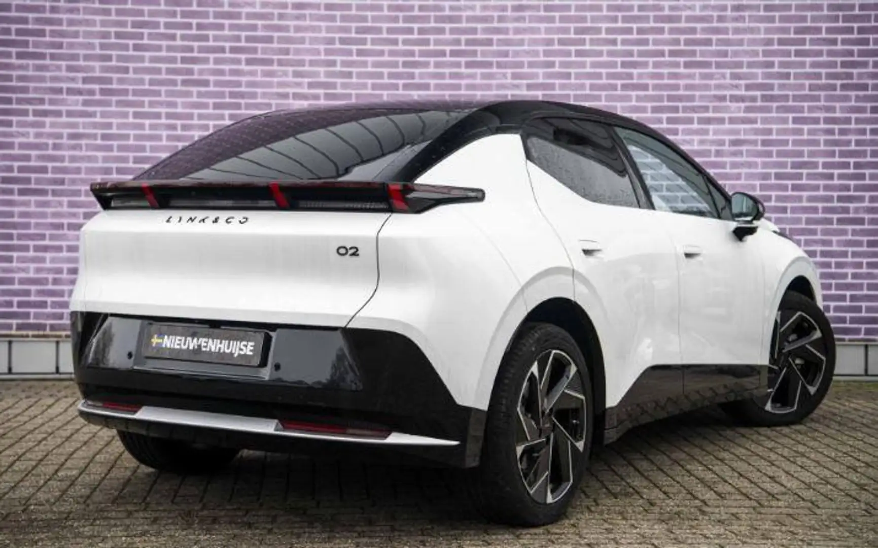 Lynk & Co 02 More 66 kWh Trekhaak afneembare kogel | 22 KWh lad Wit - 2