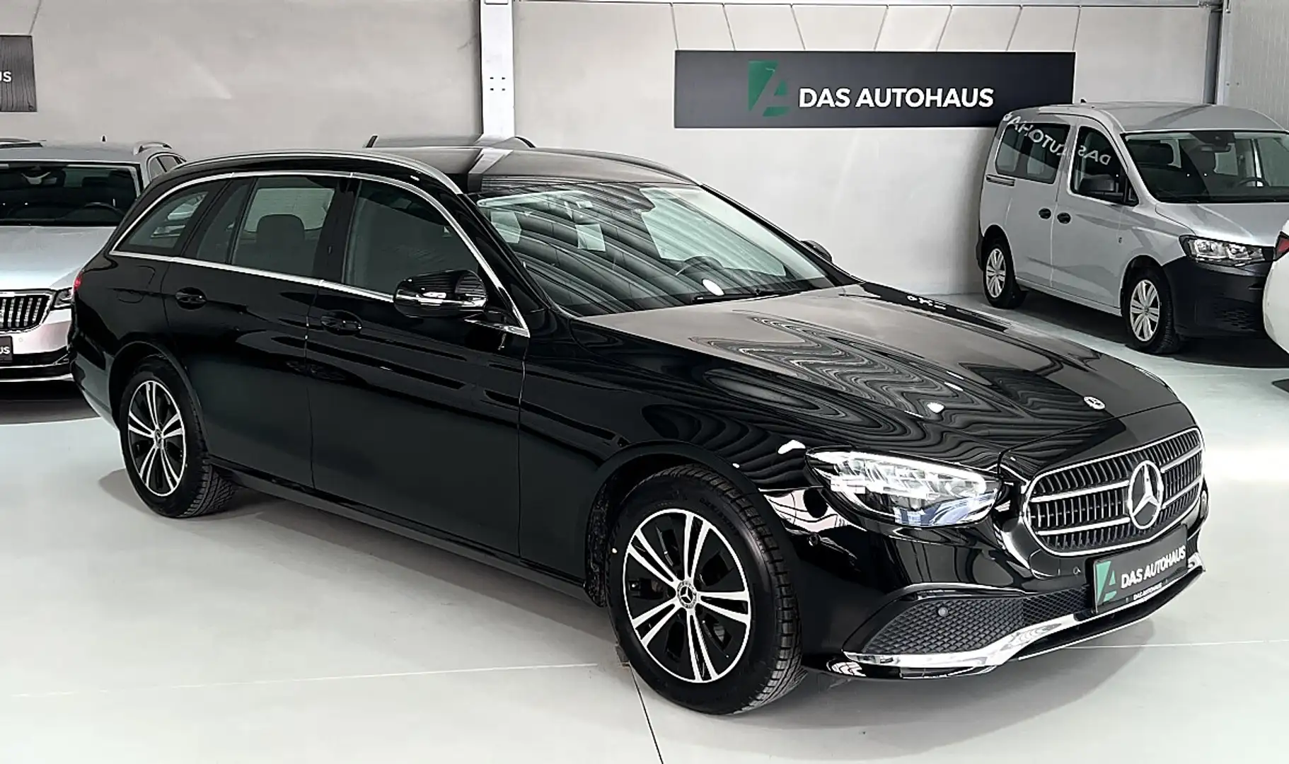 Mercedes-Benz E 220 d T 4Matic Aut. 200 PS/BURMESTER/NAVI/KAMERA Schwarz - 2